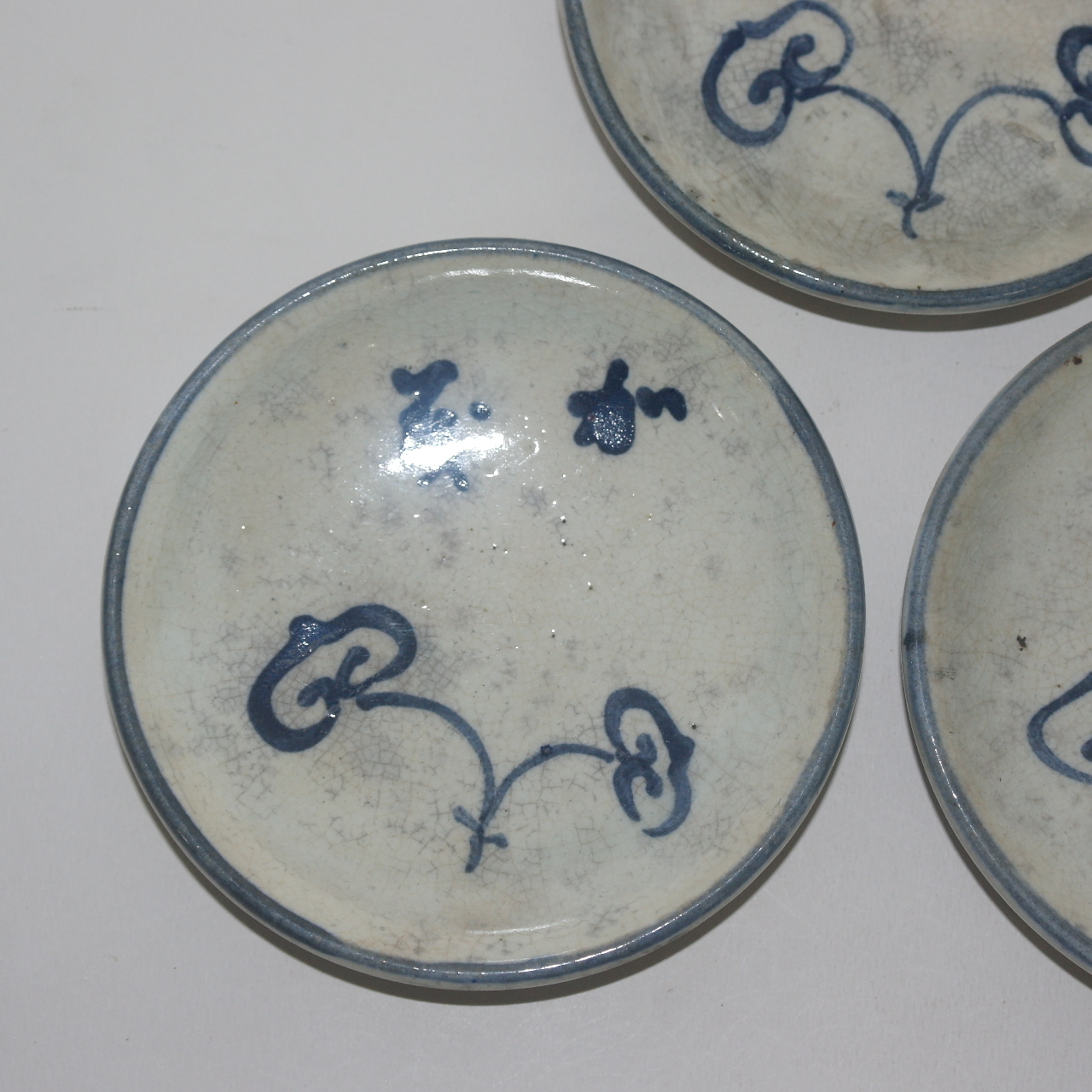 연대가좋은 청자 초화문 완 3점