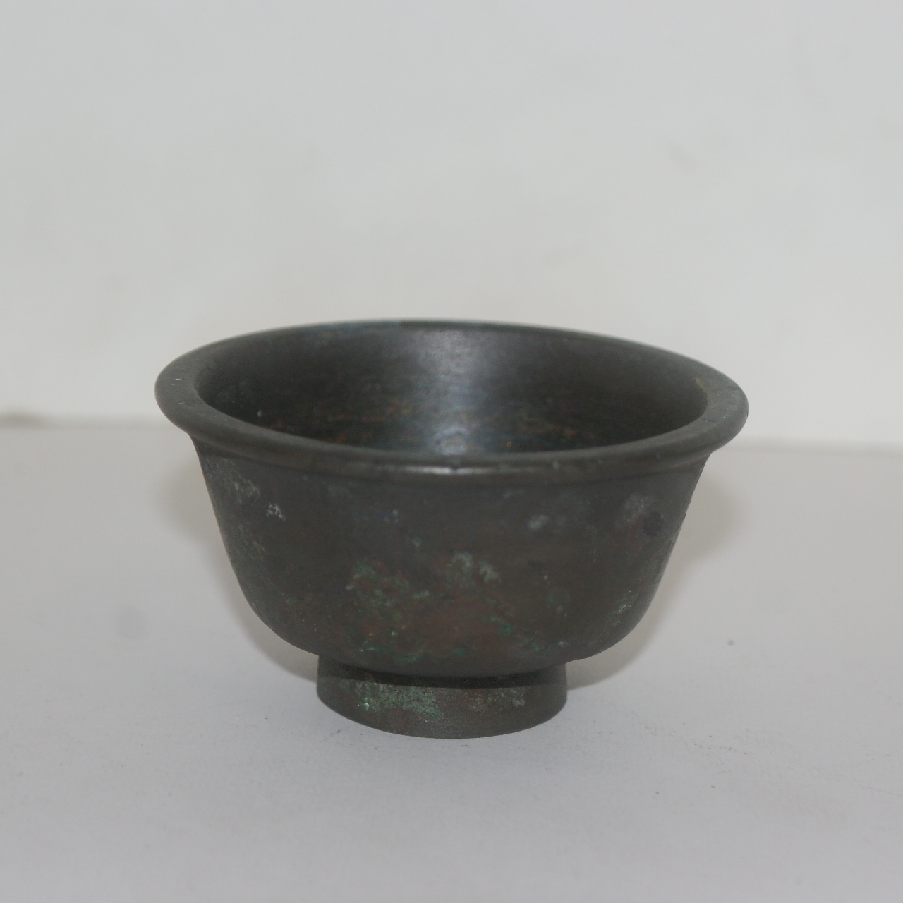 연대가좋은 청동으로된 잔 3점