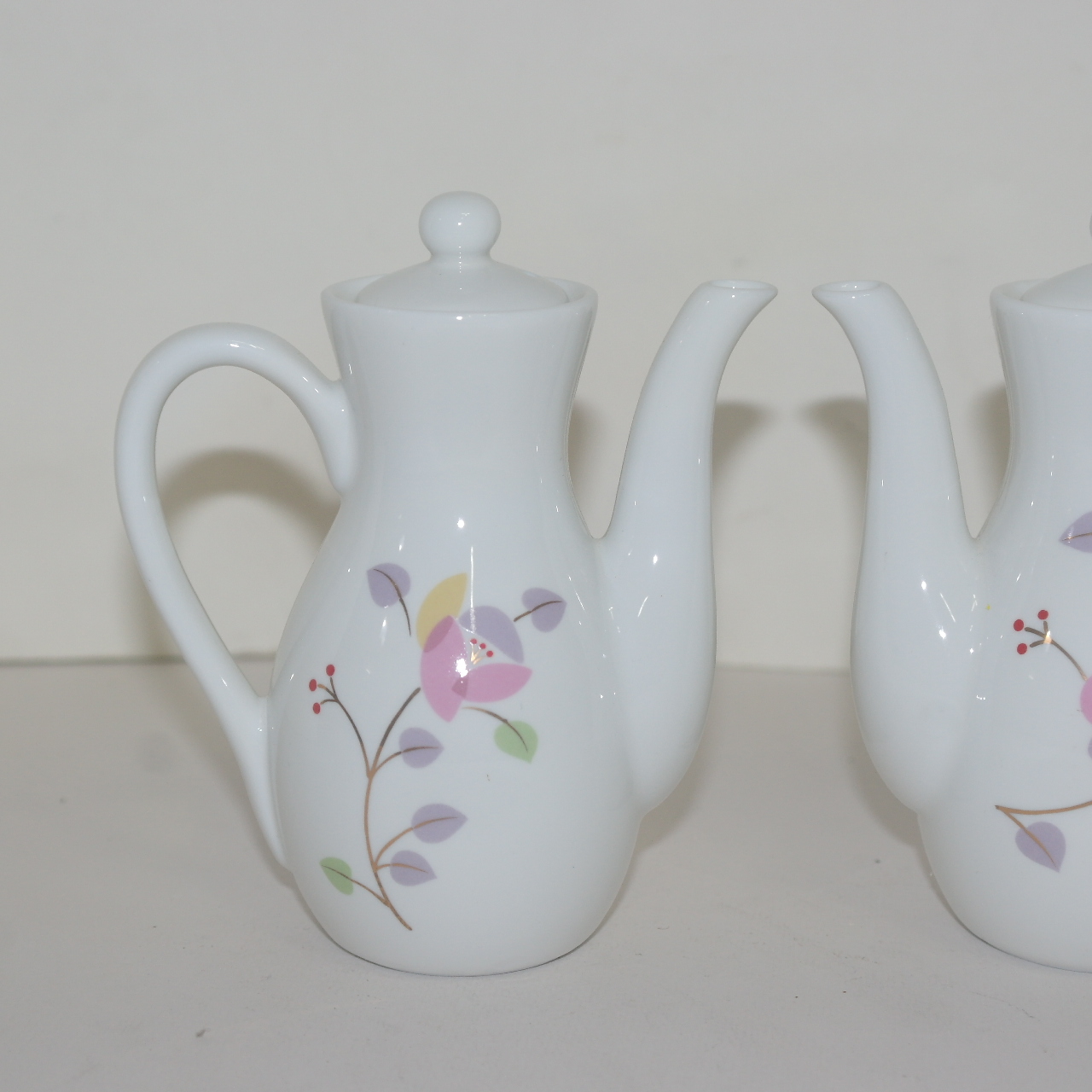 백자 금채화문 소주자 2점