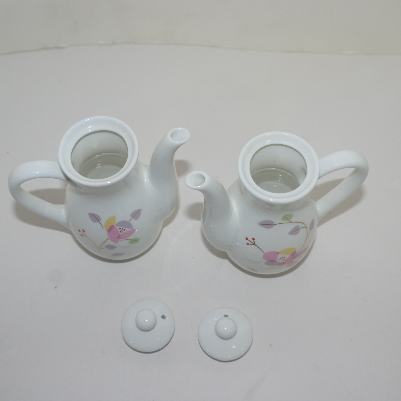 백자 금채화문 소주자 2점