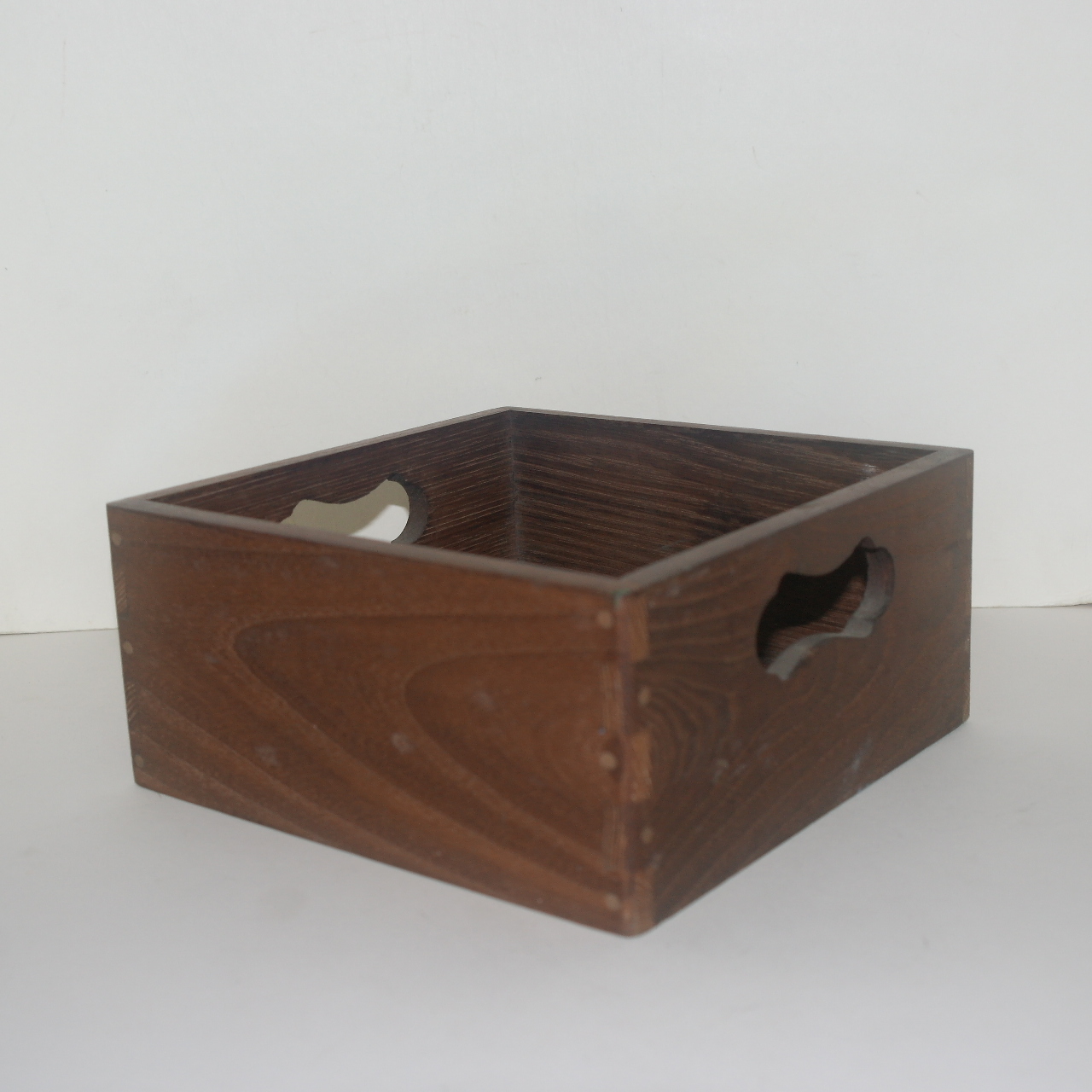 사귀물림이 된 사각 나무함