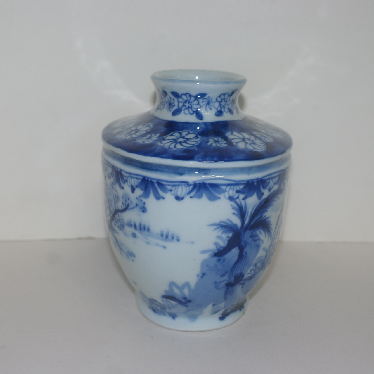 이마리 청화백자 산수문 편병호