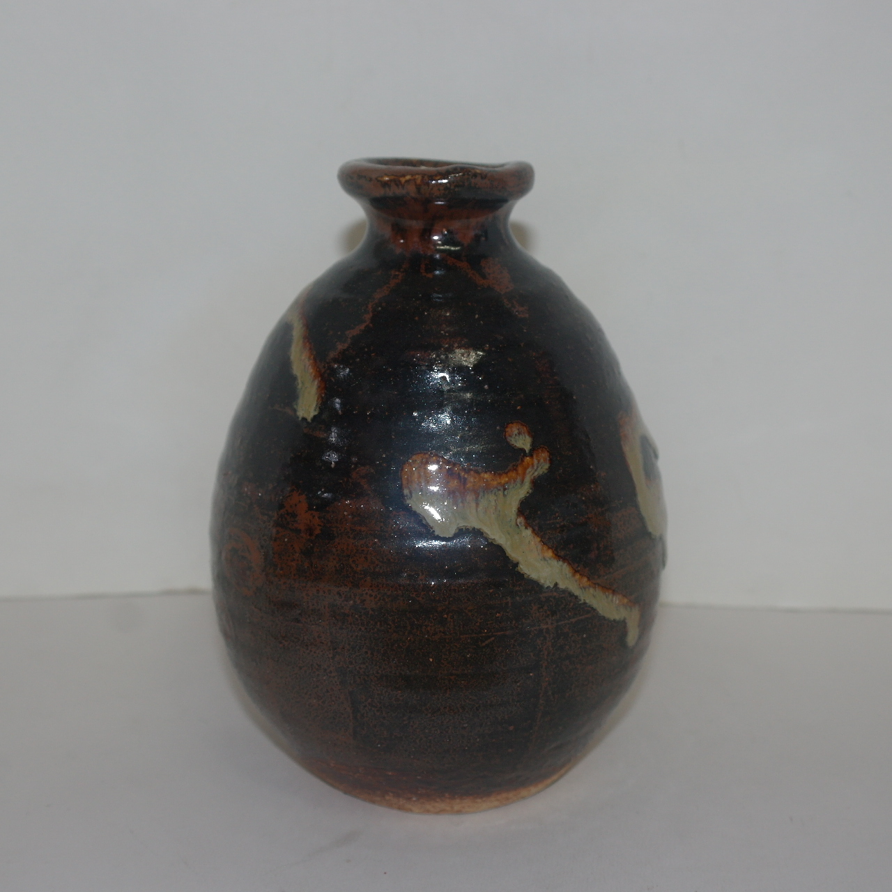 흑유청자 백유흘림 호