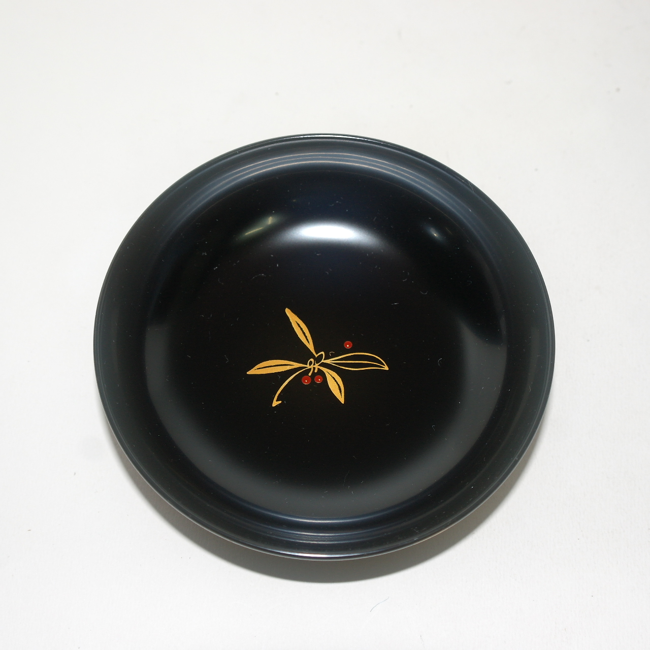 나무에 옷칠이된 미사용 금채화문 개완 5점셋트