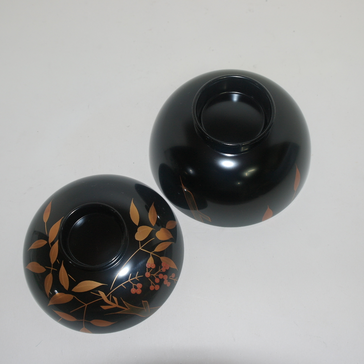 나무에 옷칠이된 미사용 금채화문 개완 5점셋트