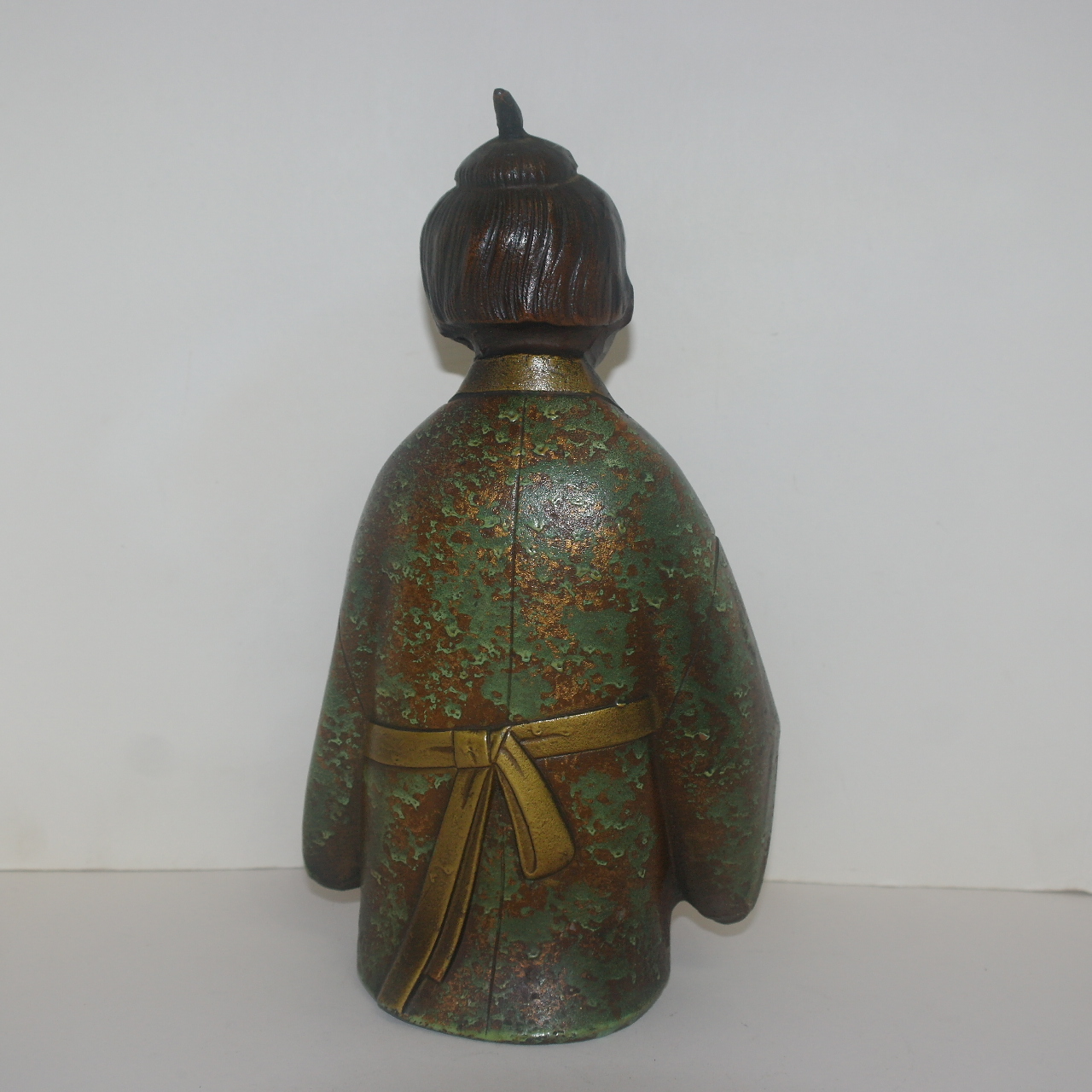 무쇠로된 동자 조각상