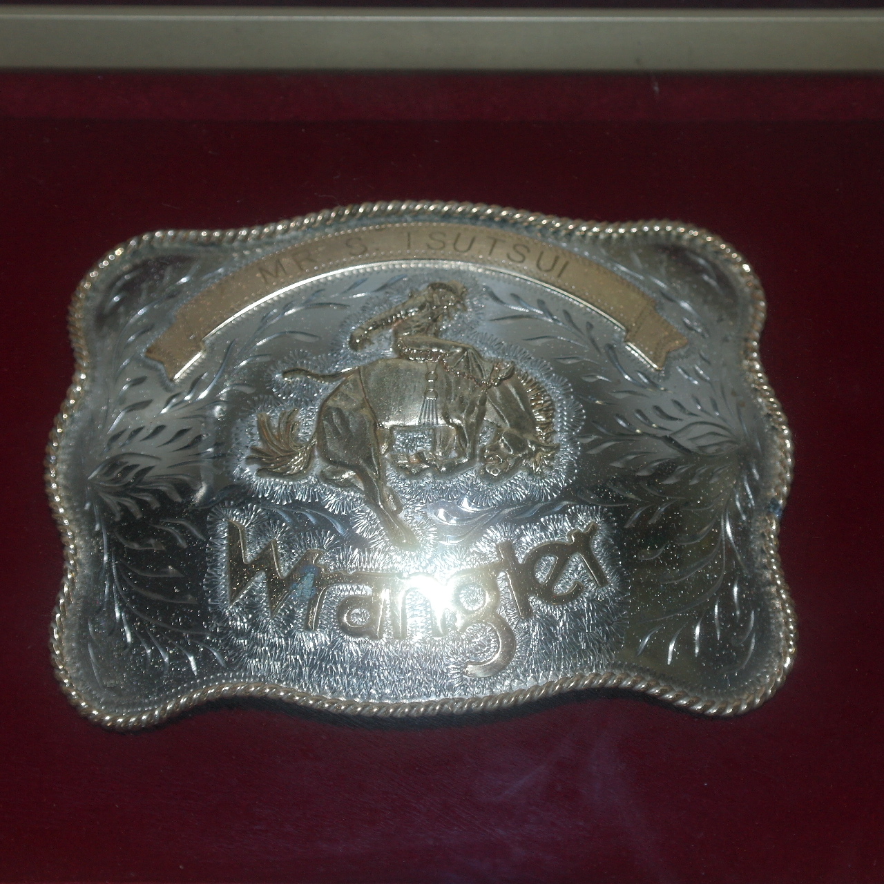 순은판에 말탄카우보이 조각이 있는 랭글리(wrangler) 액자