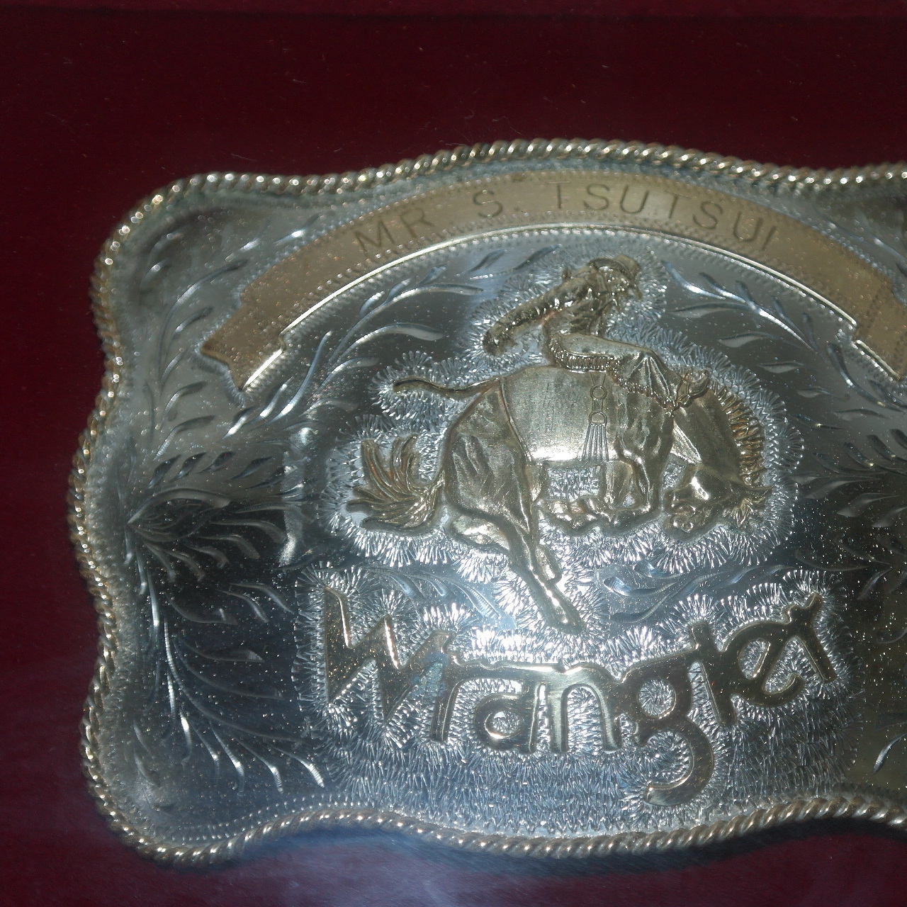 순은판에 말탄카우보이 조각이 있는 랭글리(wrangler) 액자