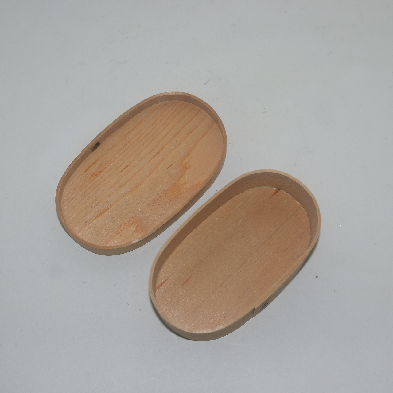 나무로된 소형함