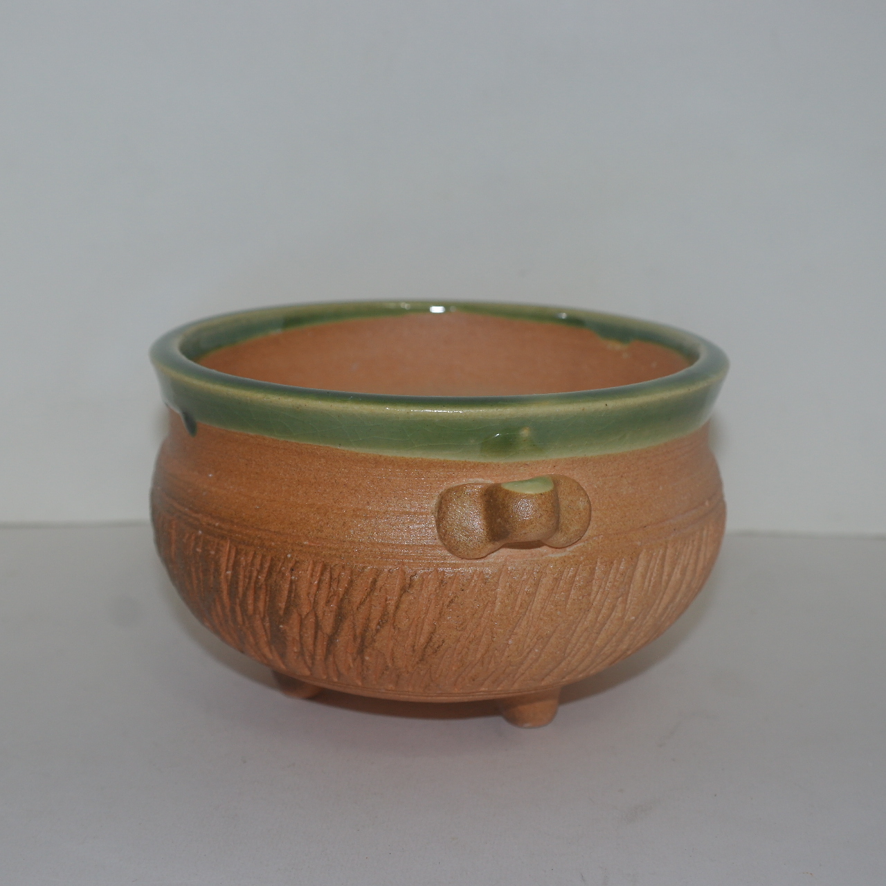 청자 삼족이귀향로