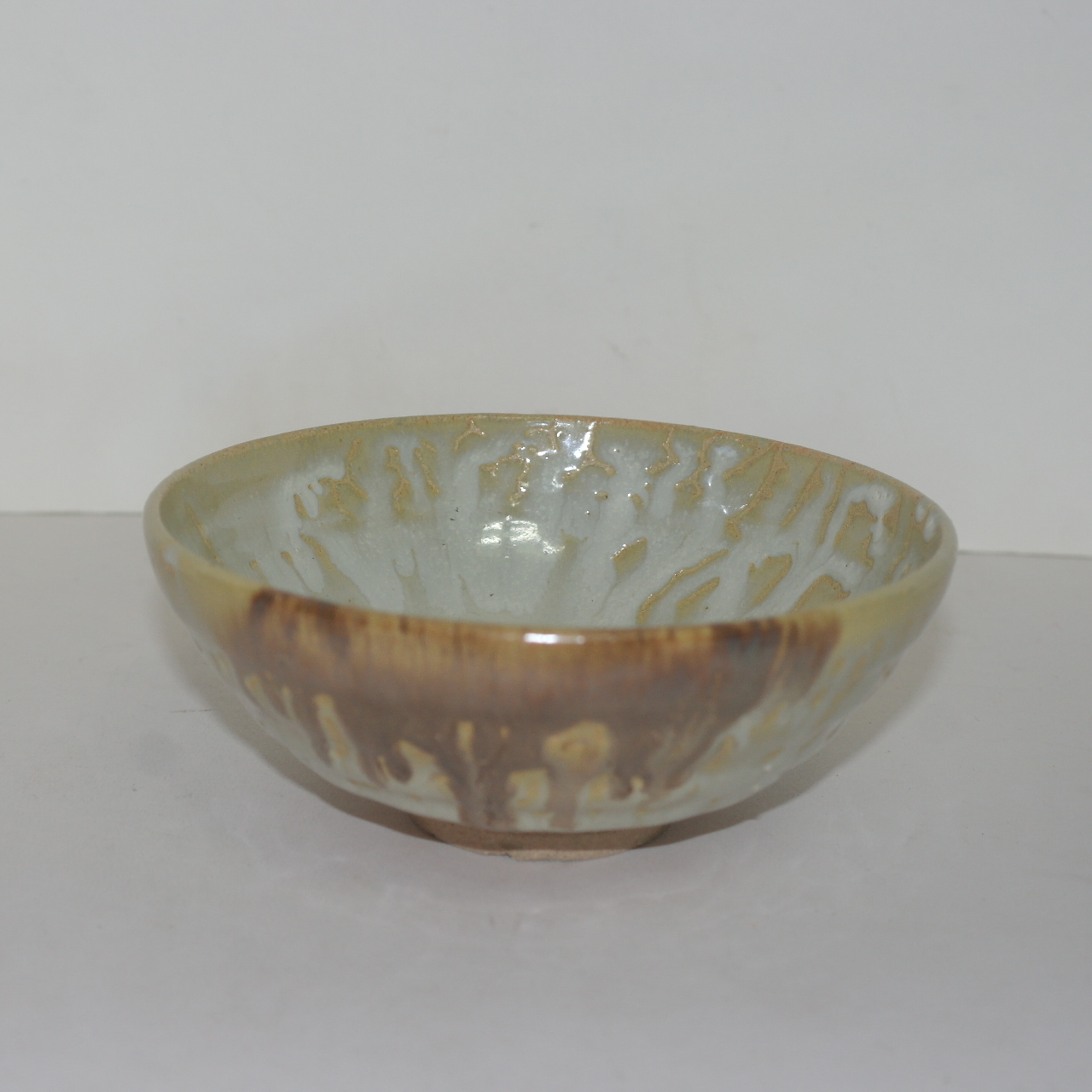 유약흘림이 좋은 청자 말찻잔