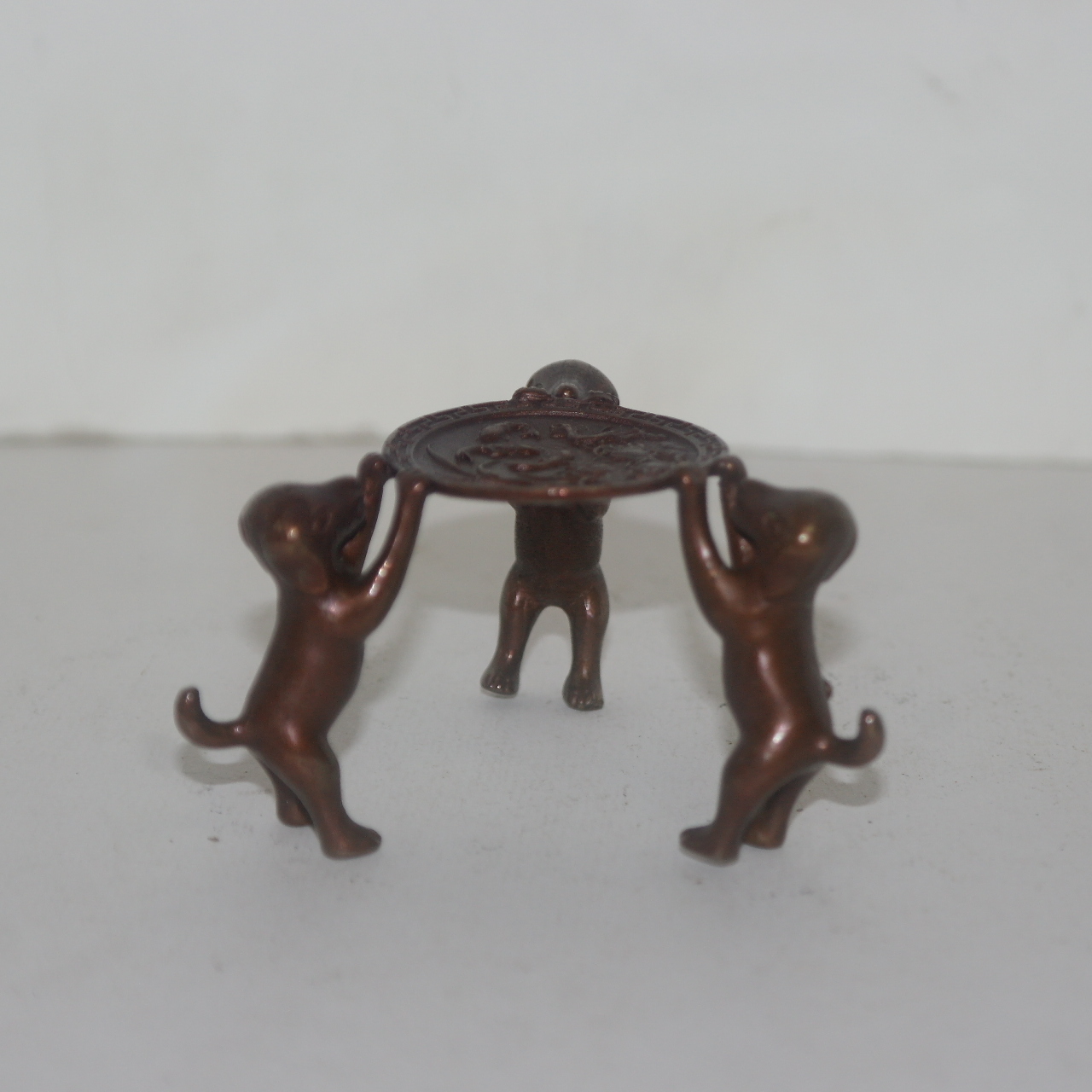 청동으로된 개모양 삼족화대,받침