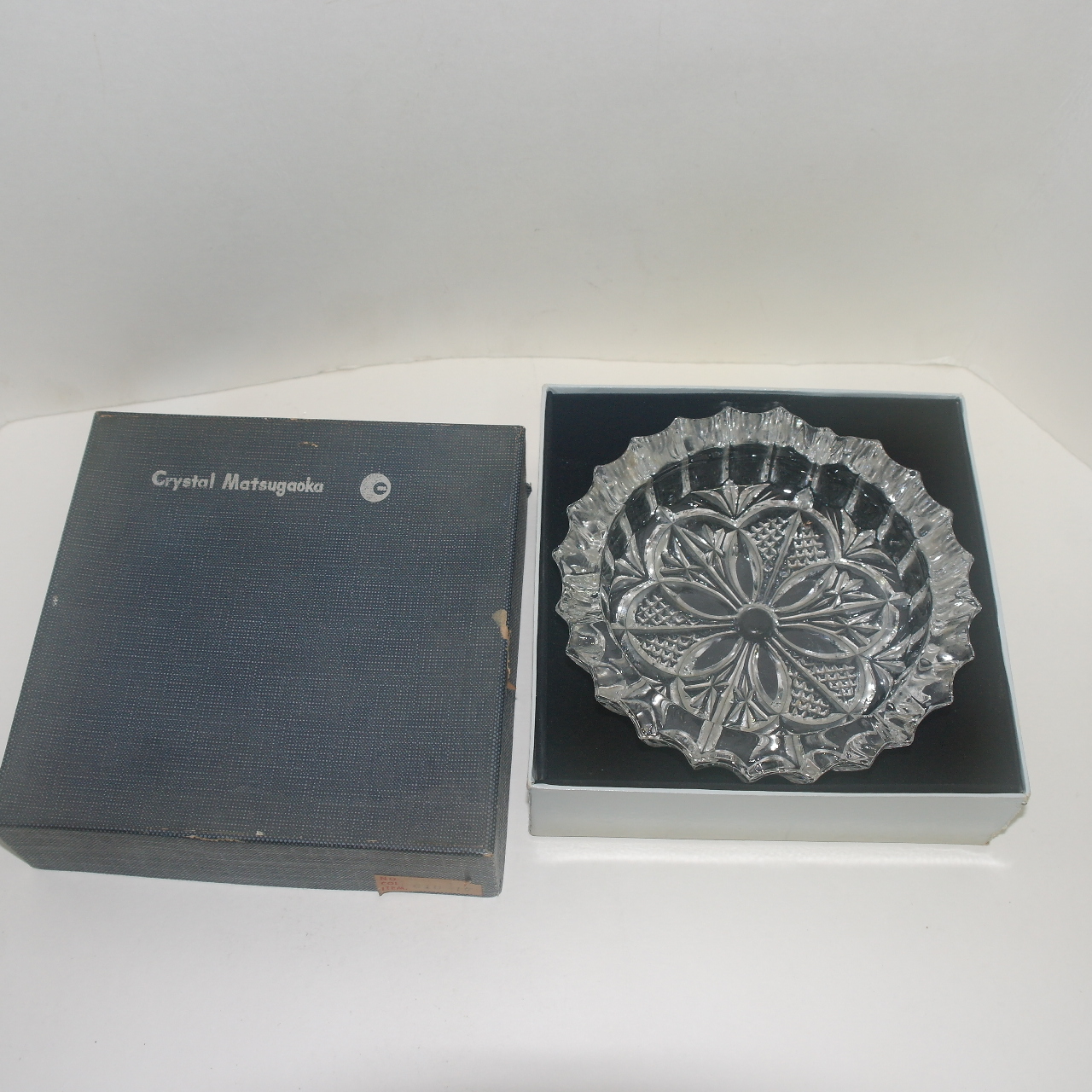 크리스탈 재털이