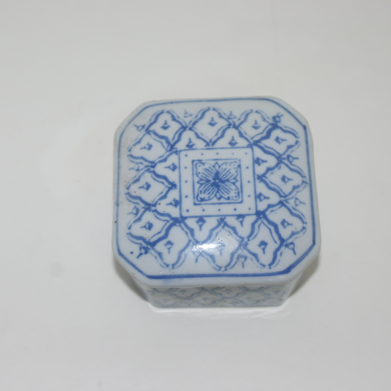 연대가좋은 청화백자추상화문 사각합