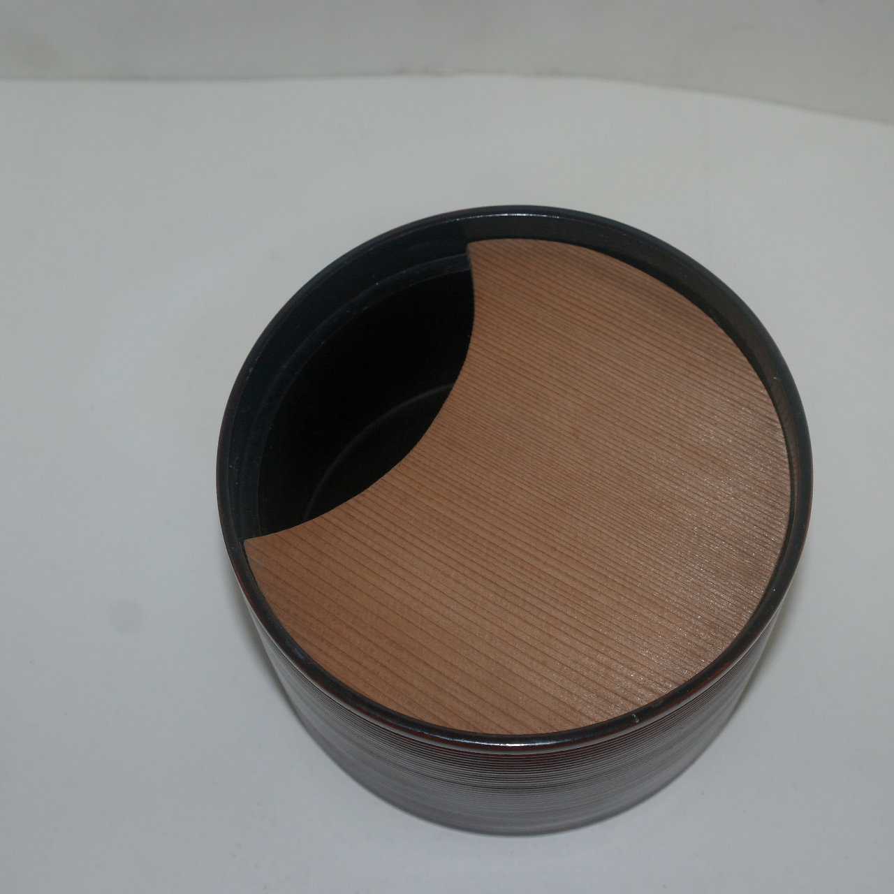 나무에 옷칠이된 퇴수기,차도구