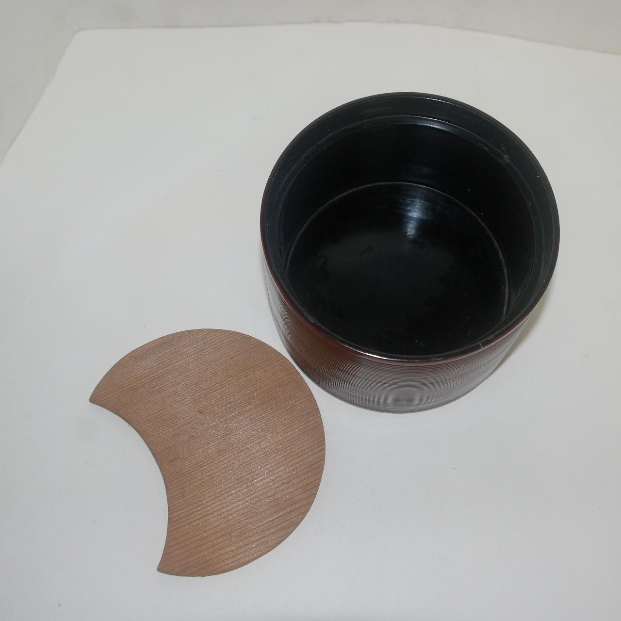 나무에 옷칠이된 퇴수기,차도구