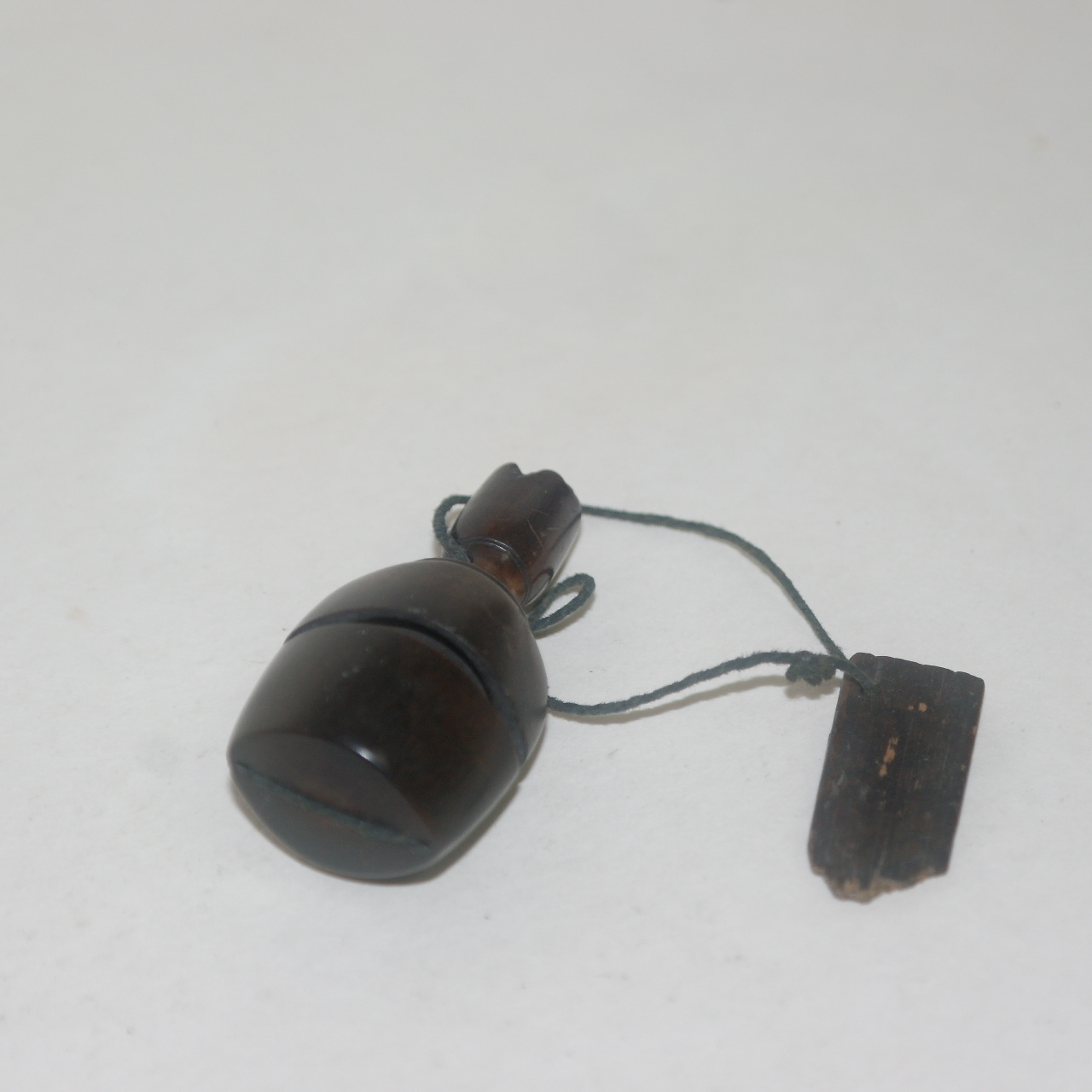 골동 우각재질로된 오래된 낙관