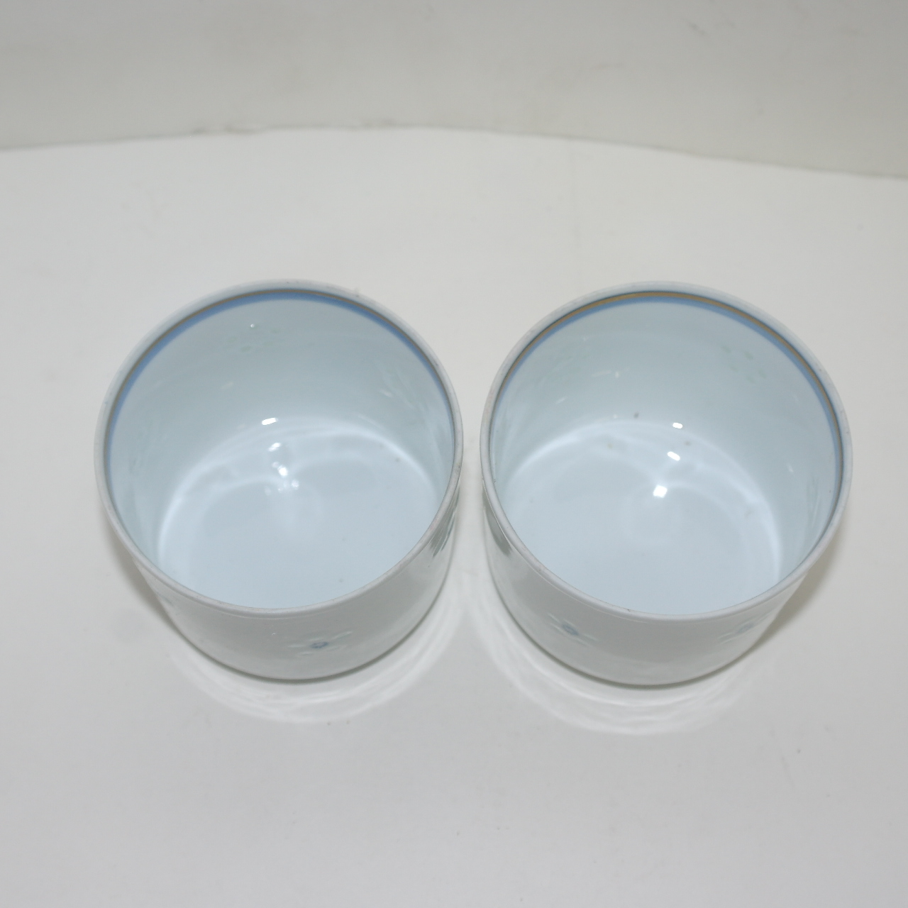 이마리 청화백자 투각화문 잔 2점