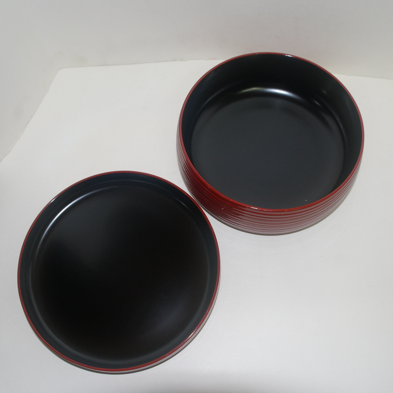 나무에 옷칠이된 합