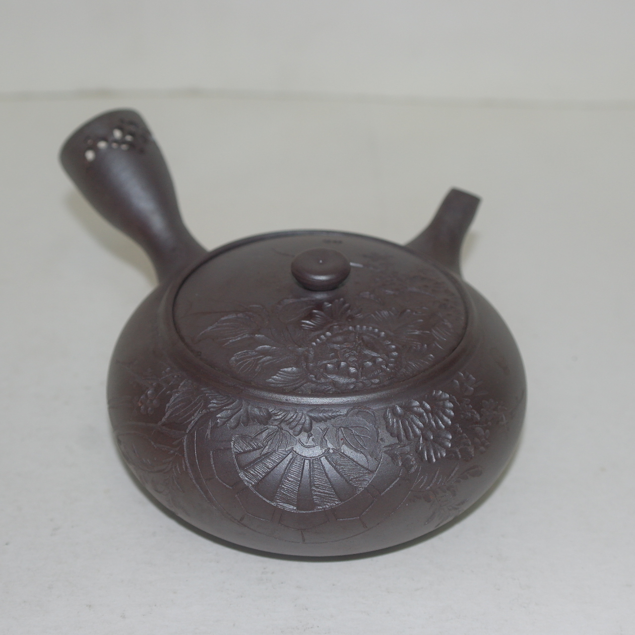 자사도자기 음각화문 다관