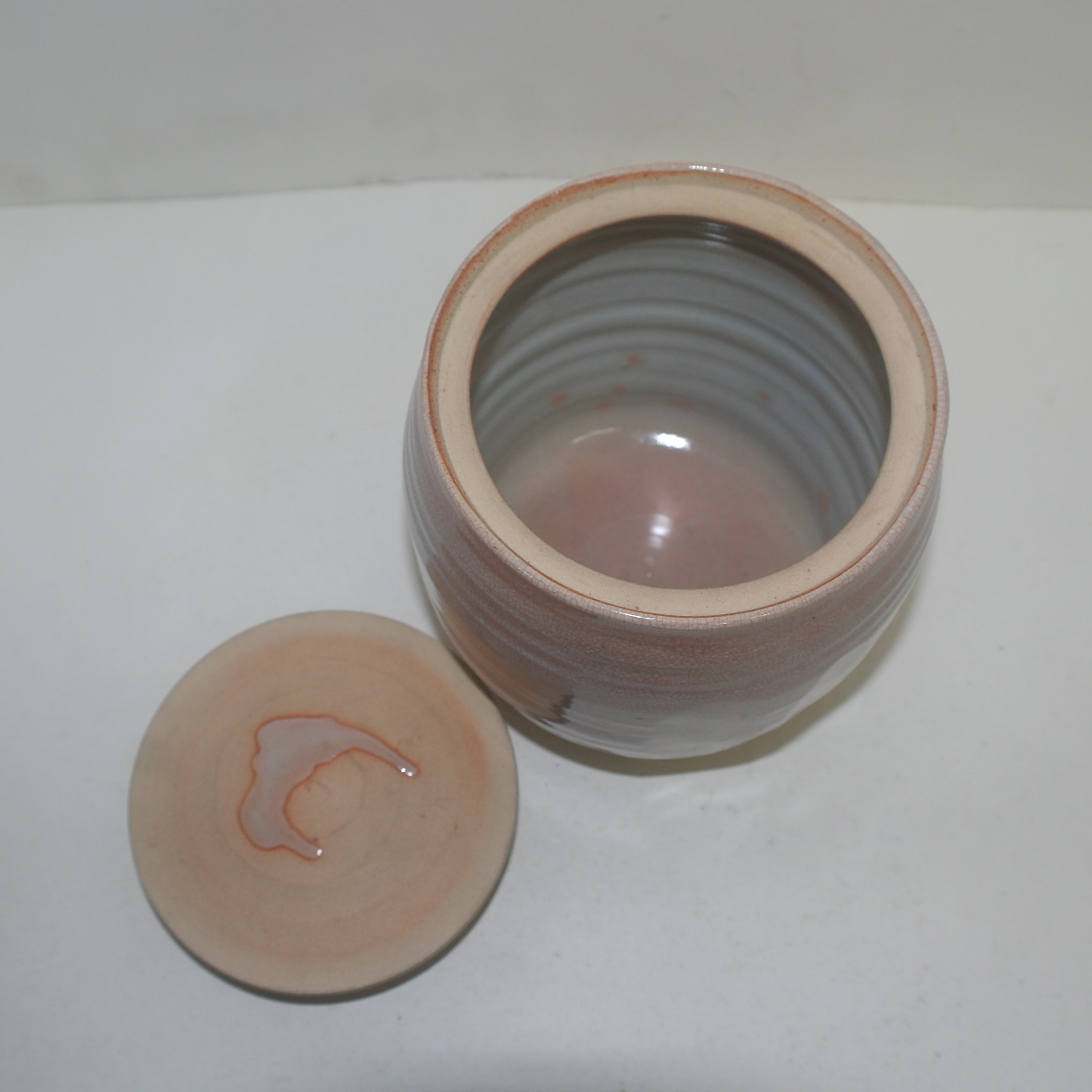 빙열이 많은 청자 수통