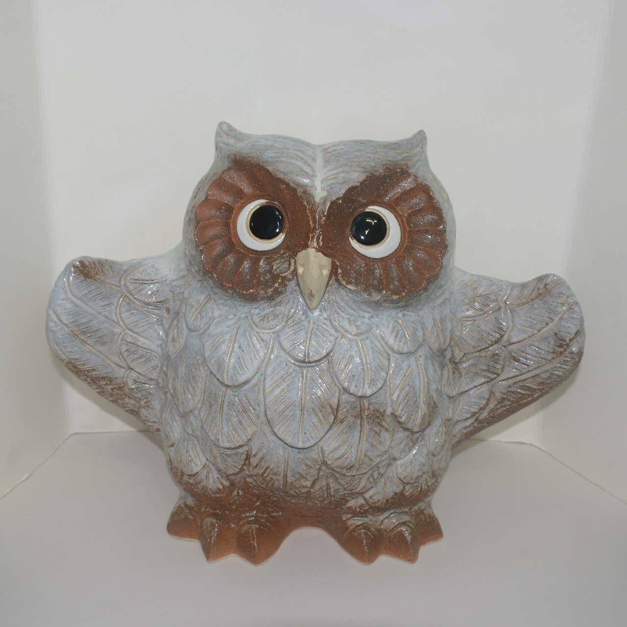 대형크기의 청자도자기 부엉이 조각상