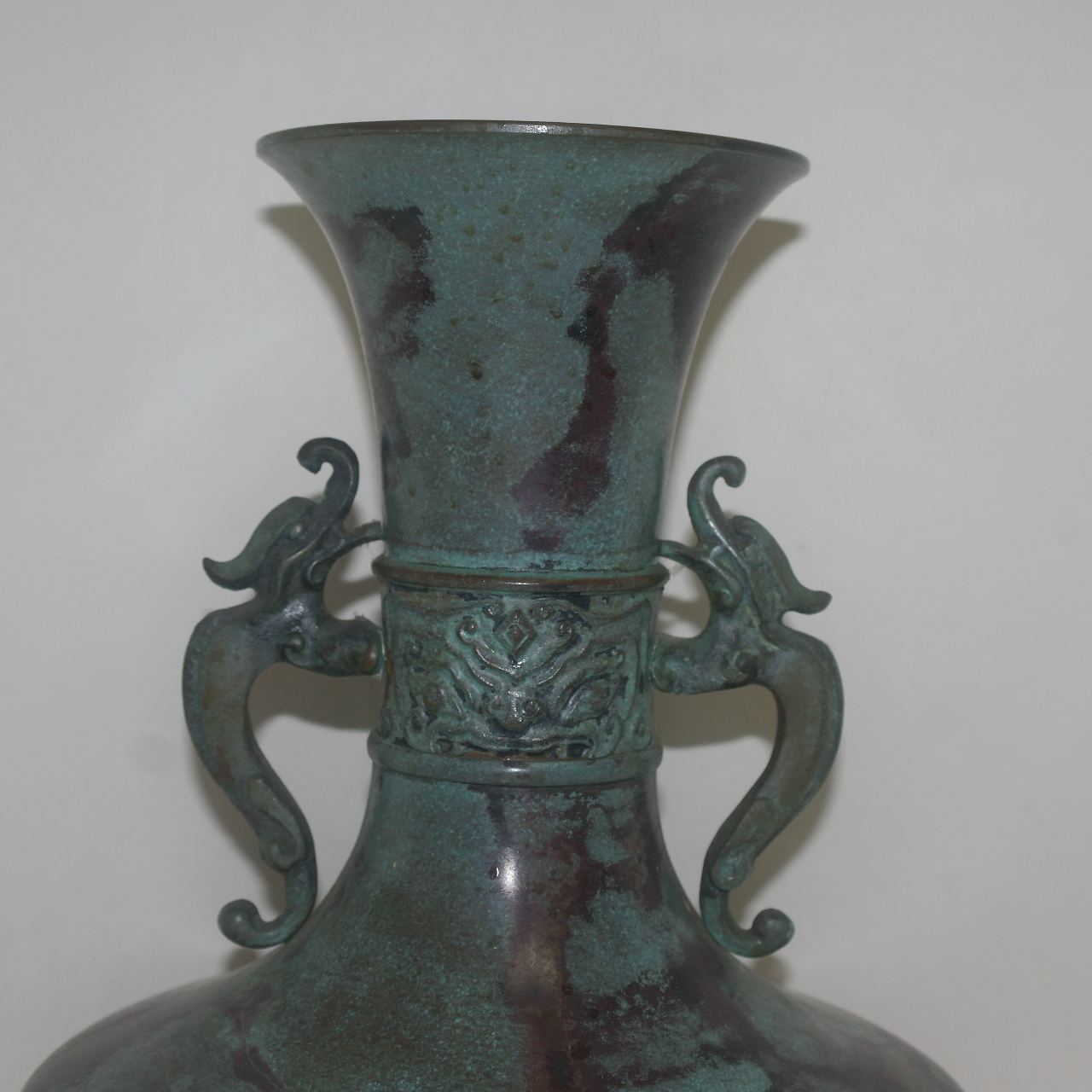 묵직한 청동으로된 청동이귀호