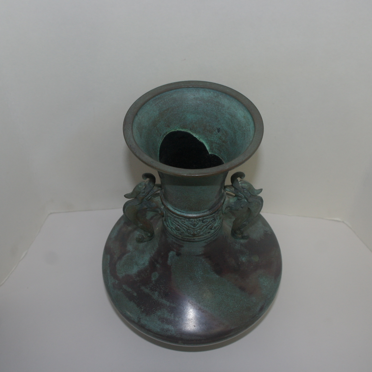 묵직한 청동으로된 청동이귀호