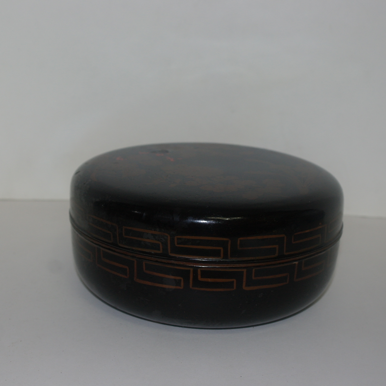 연대가좋은 나무에 옷칠된 화문합