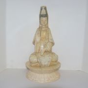 우각재질로된 관음좌불상