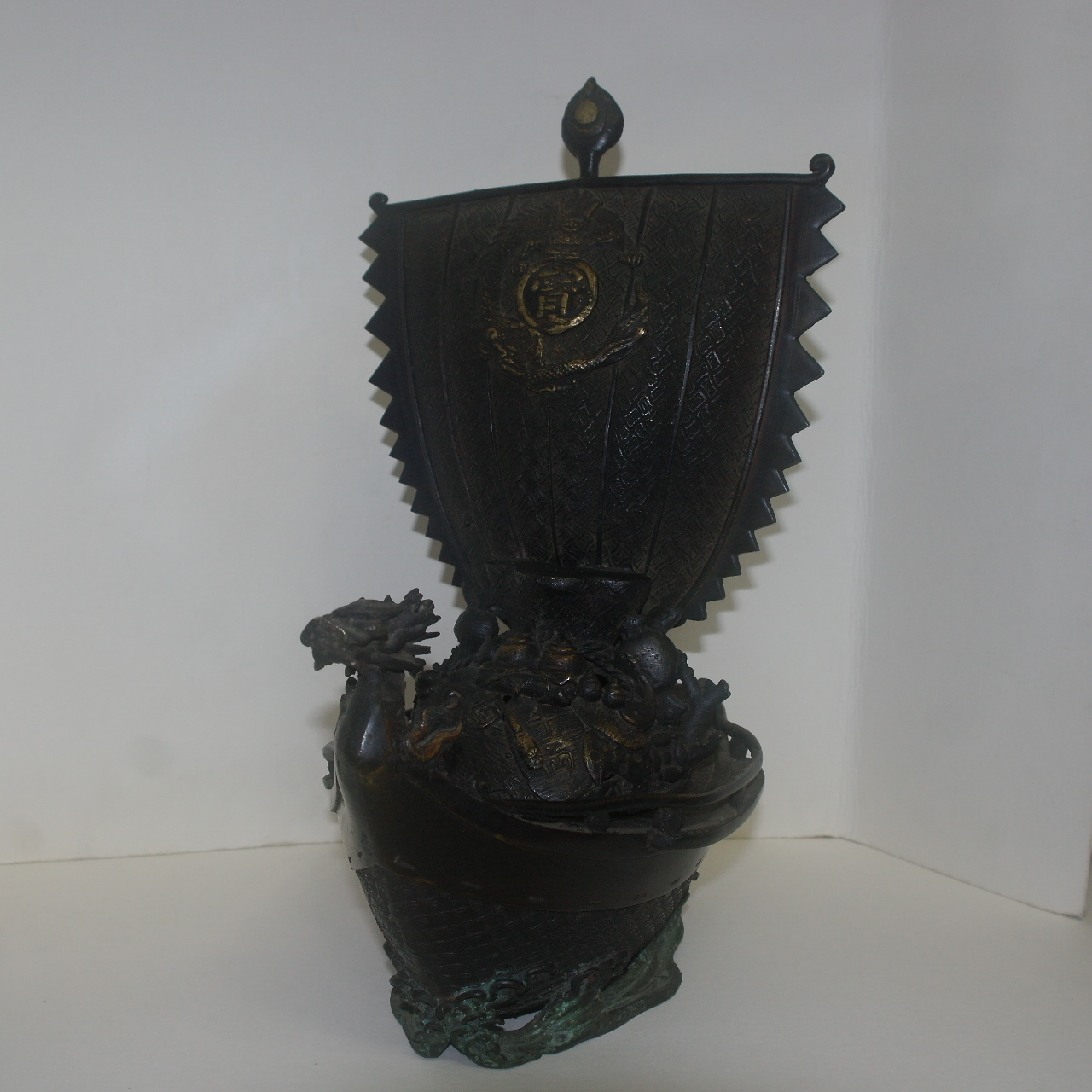 연대가좋은 묵직한 청동으로된 배 향로