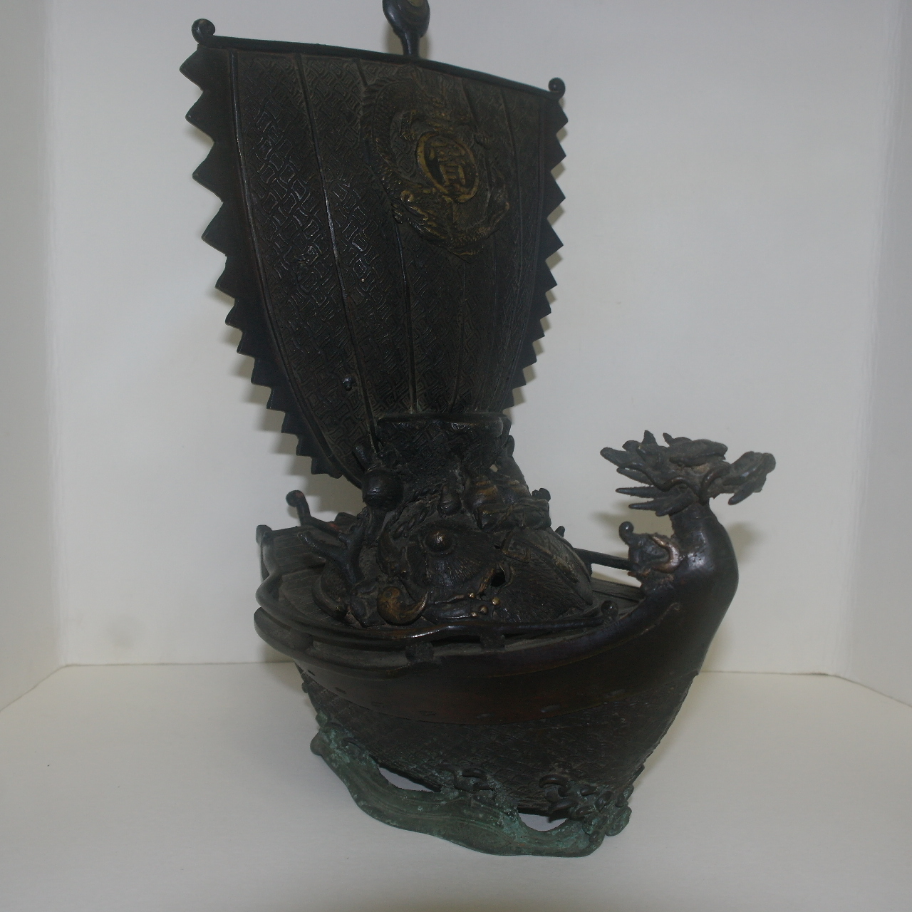 연대가좋은 묵직한 청동으로된 배 향로