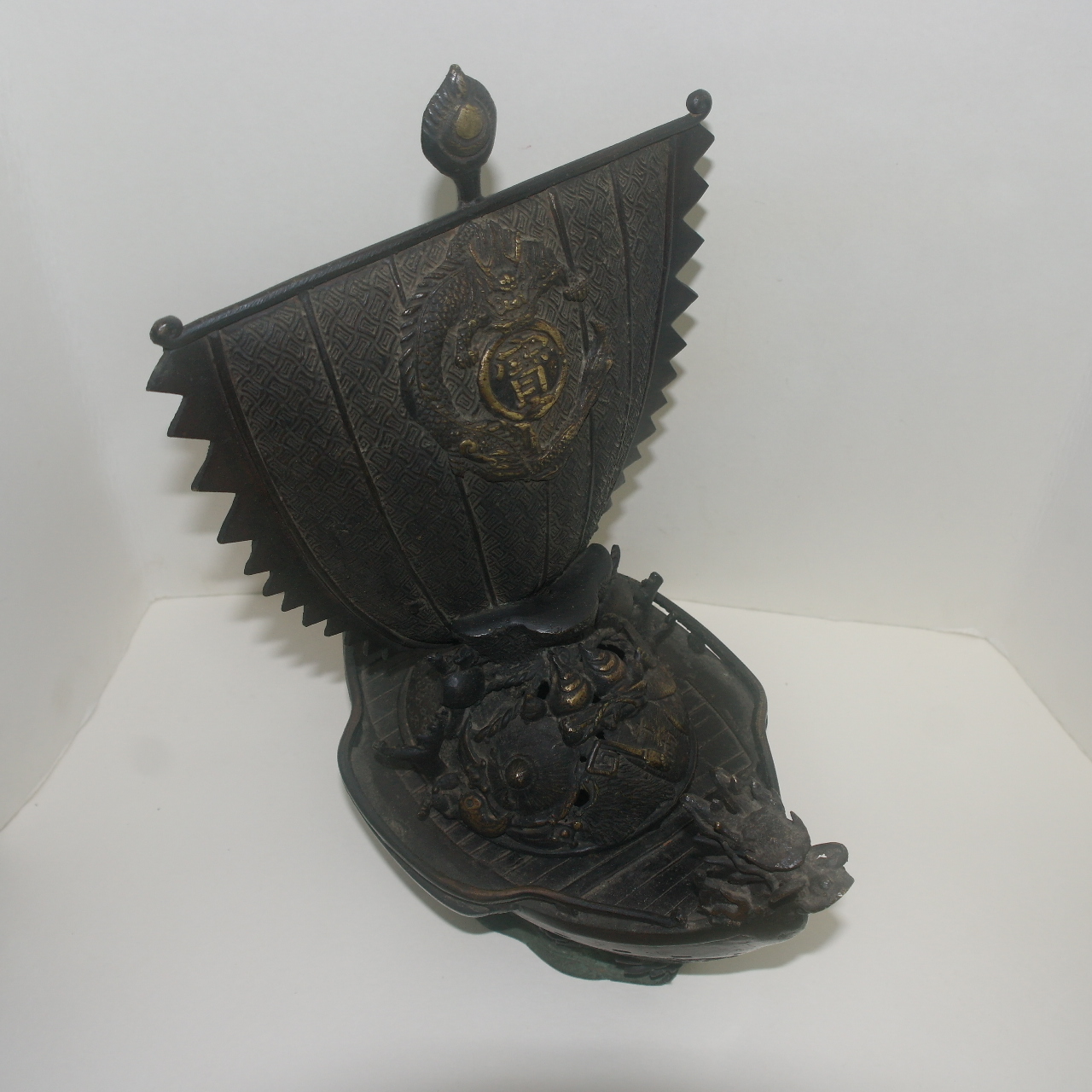 연대가좋은 묵직한 청동으로된 배 향로