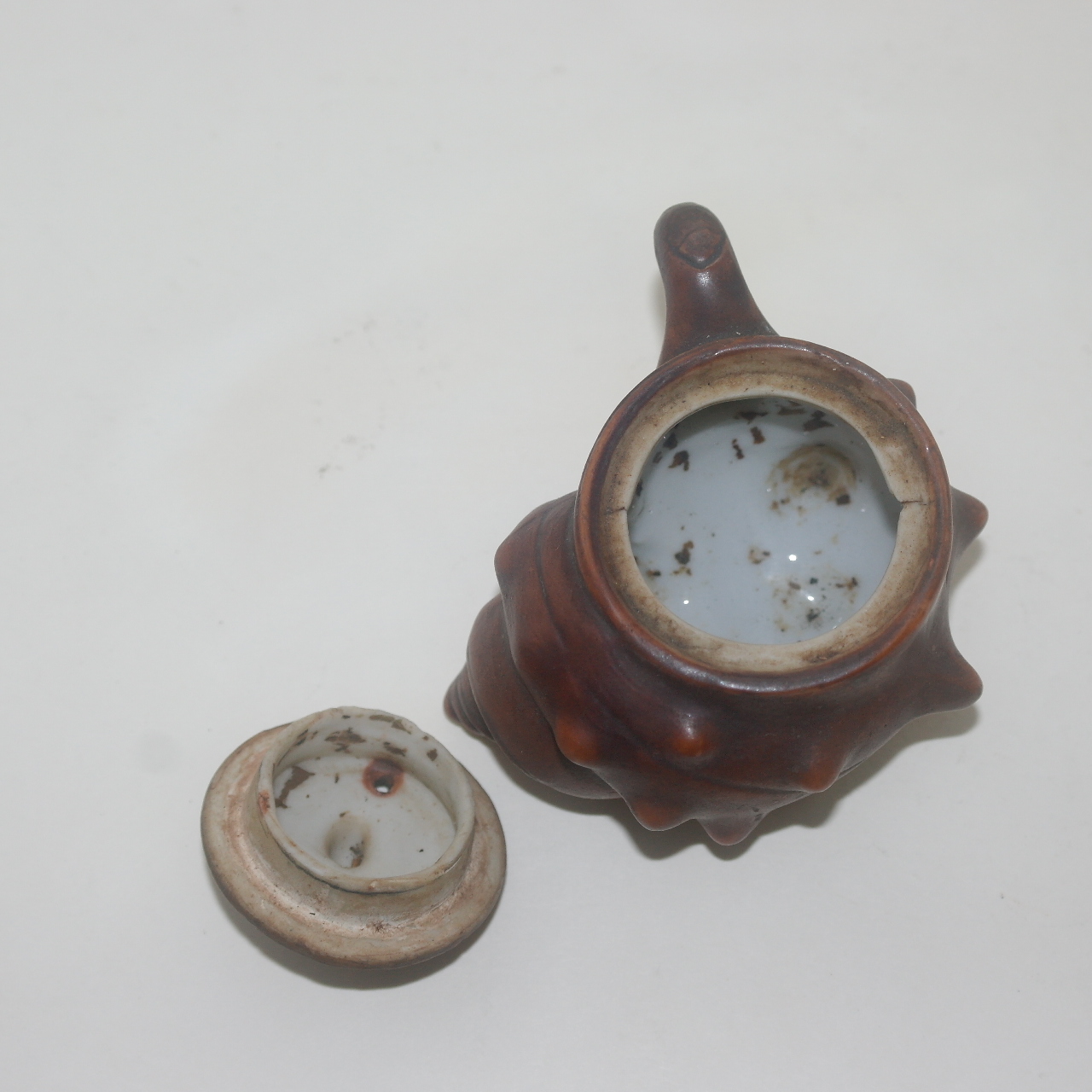 연대가좋은 소라모양의 특이한 다관