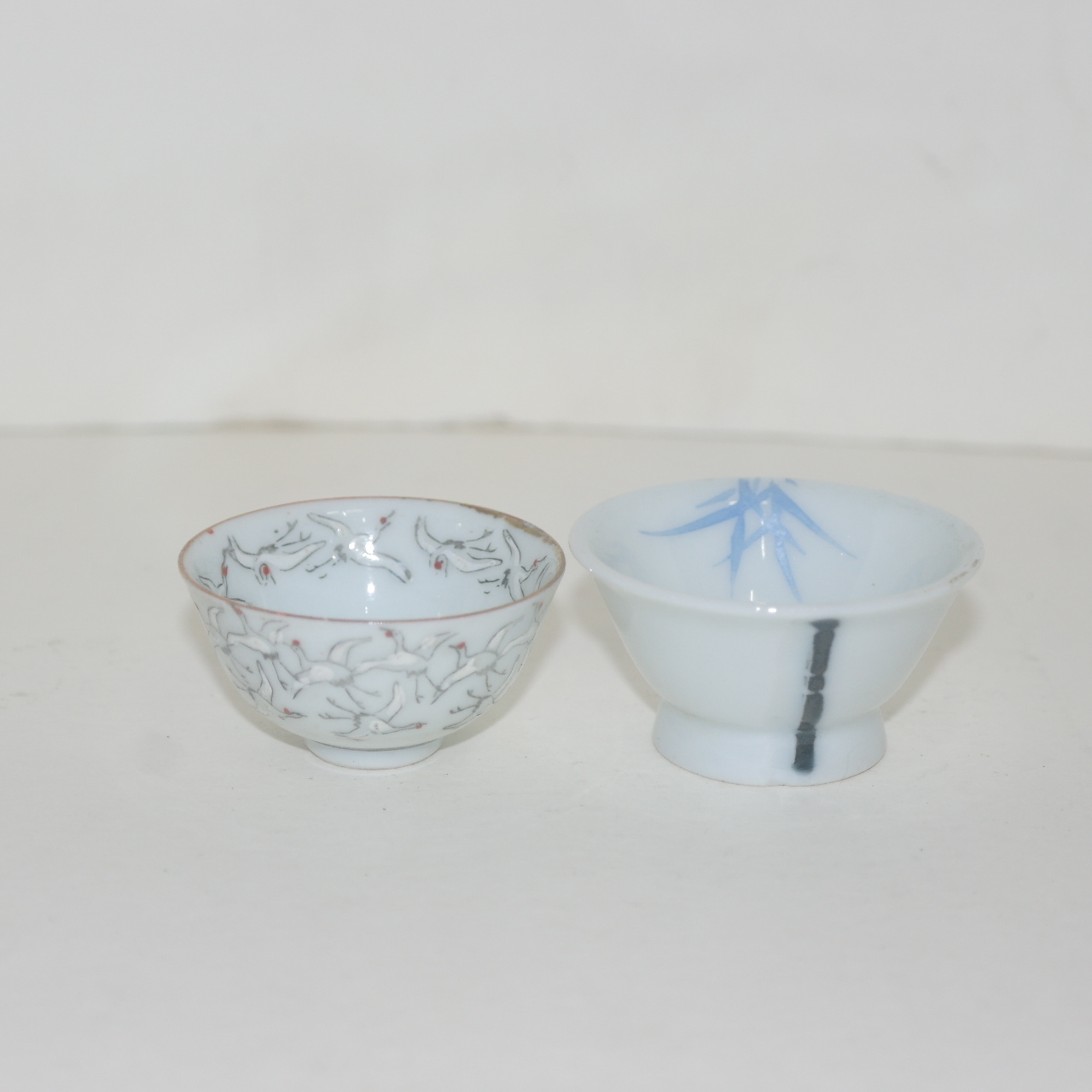 청화백자 화문잔과 학문잔