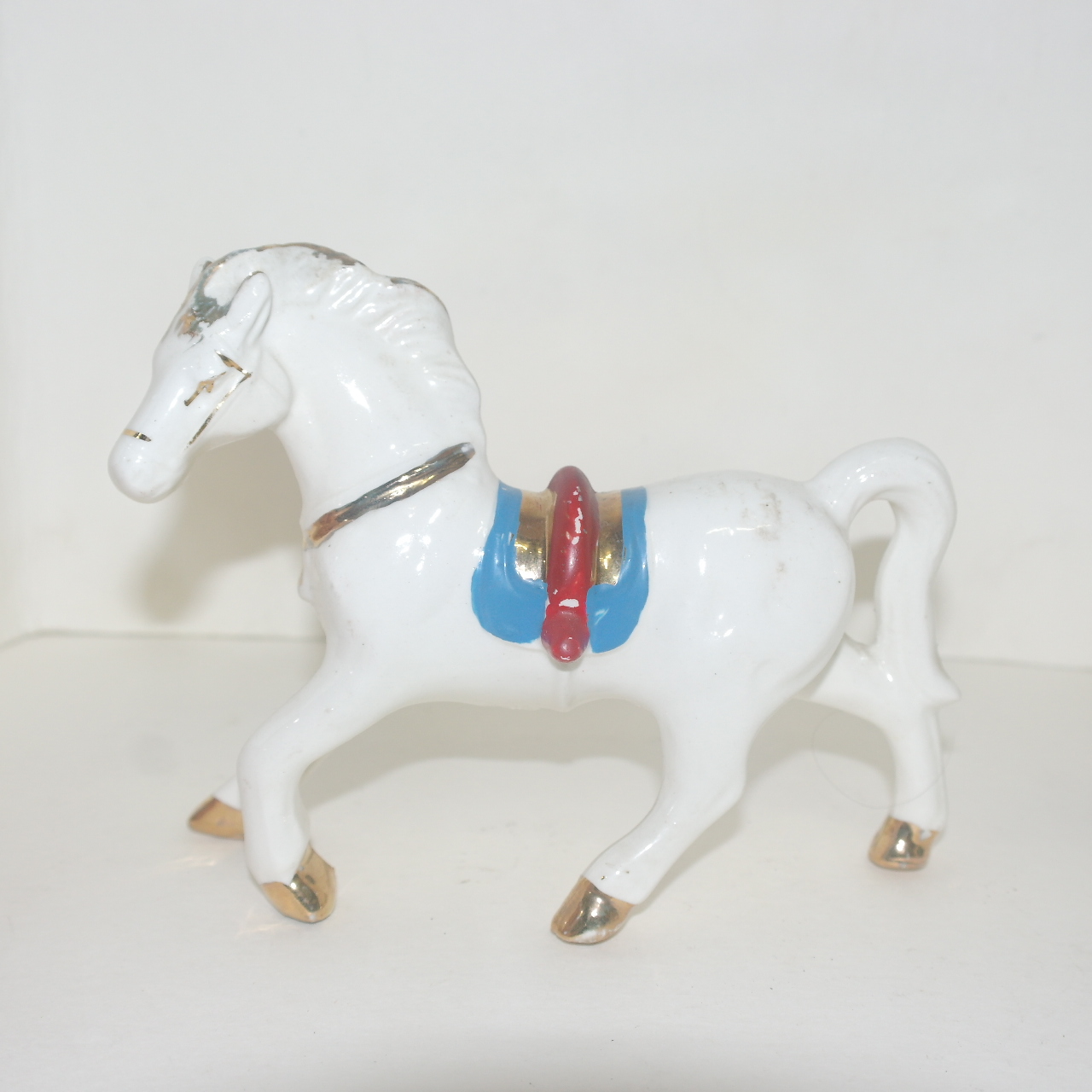 청자도자기 말 조각상 2점