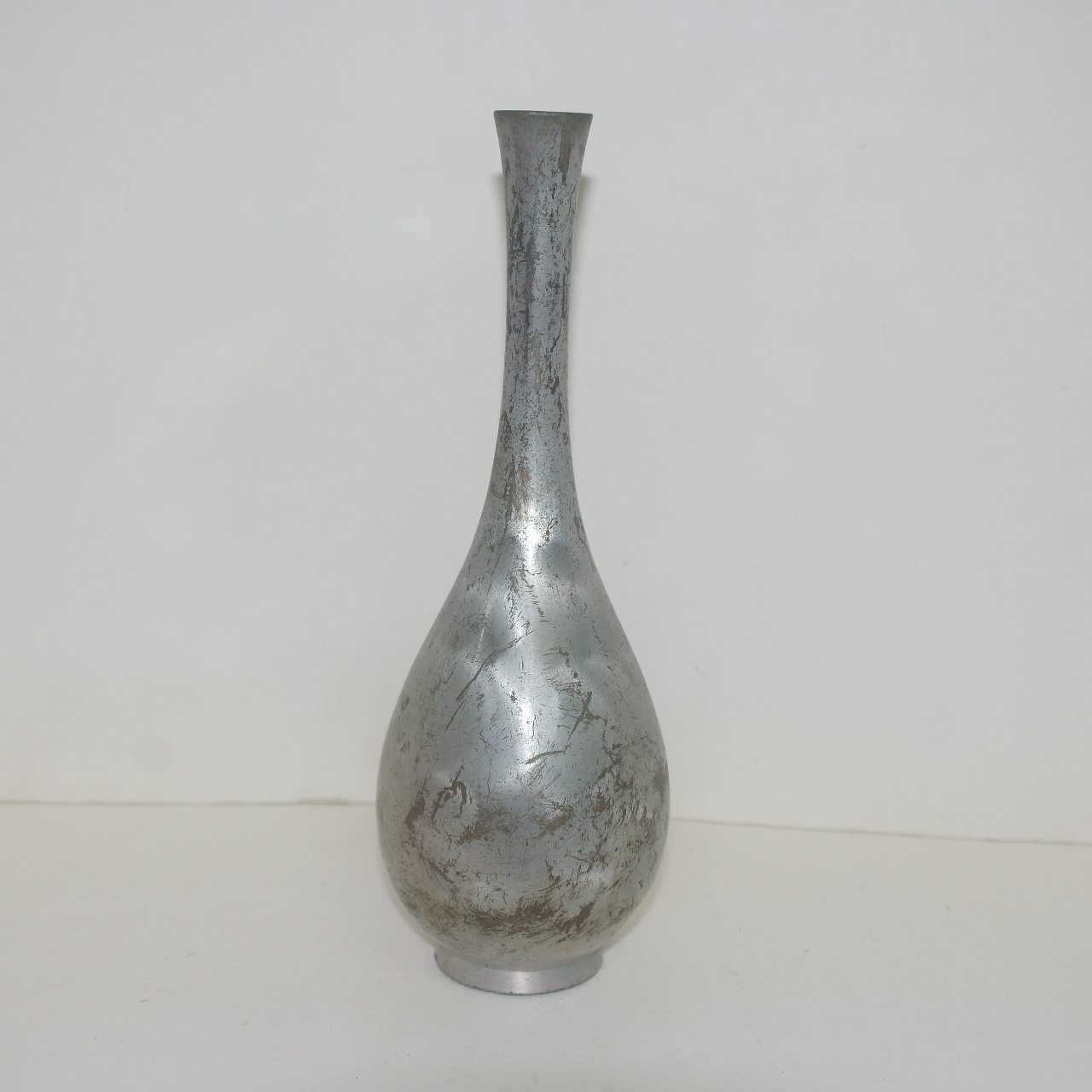 금속재질로된 한송이화병