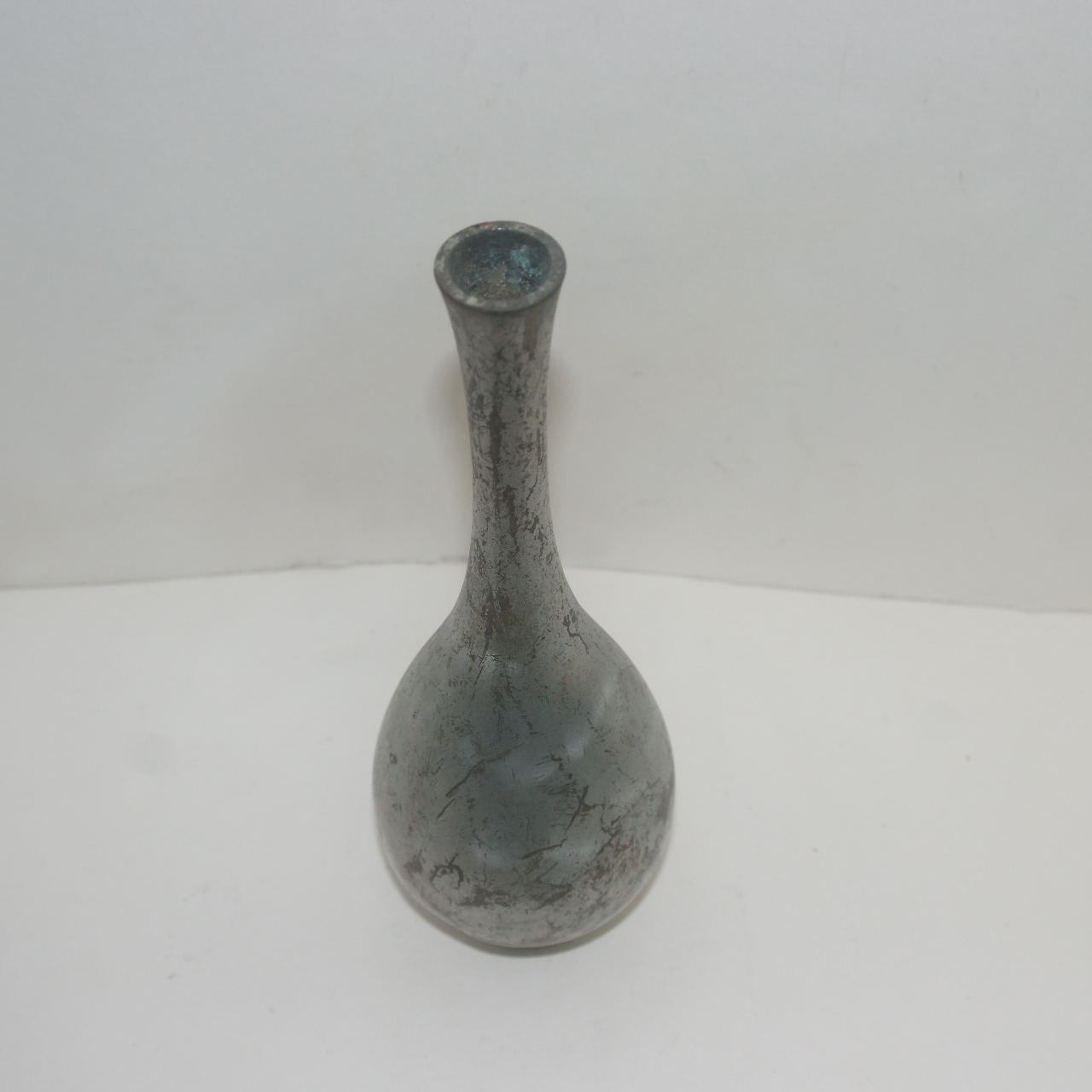 금속재질로된 한송이화병