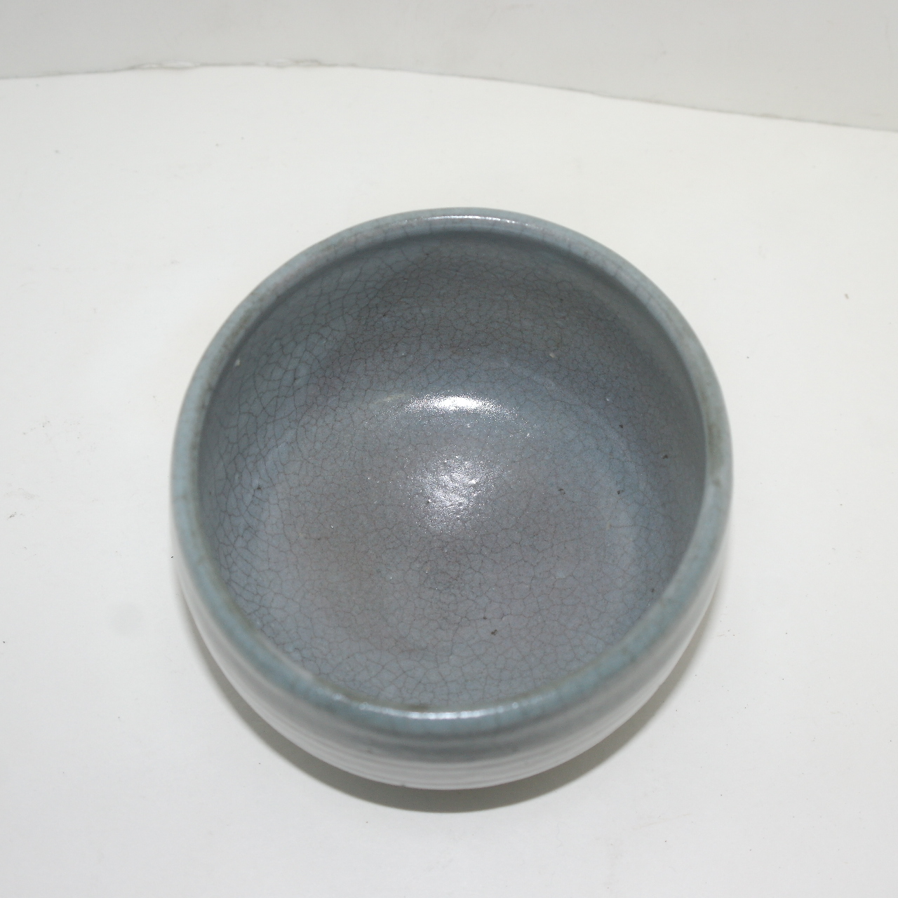 연대가좋은 청자 빙열이 많은 말찻잔