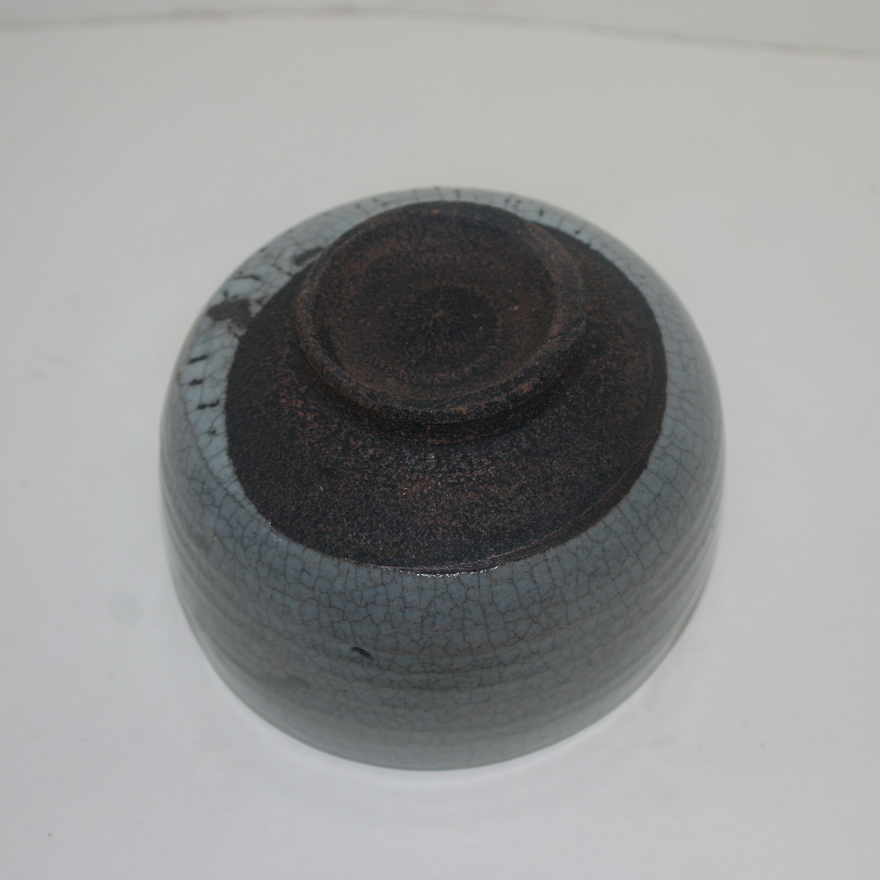 연대가좋은 청자 빙열이 많은 말찻잔