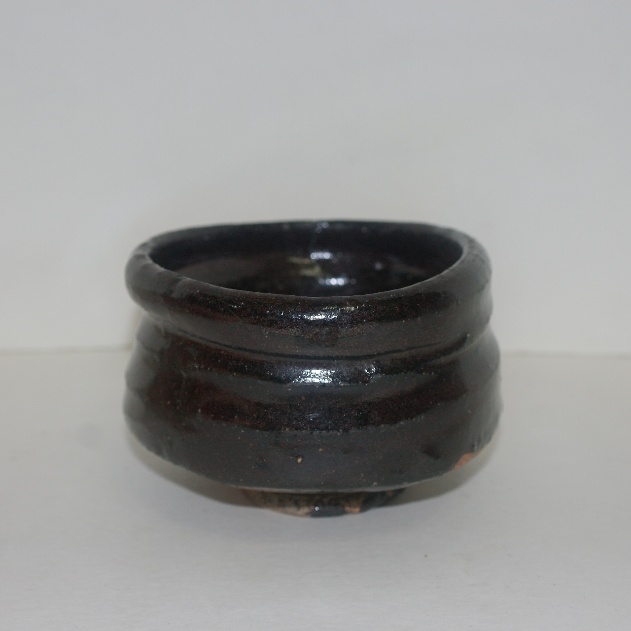 흑유청자 쭈그리 말찻잔