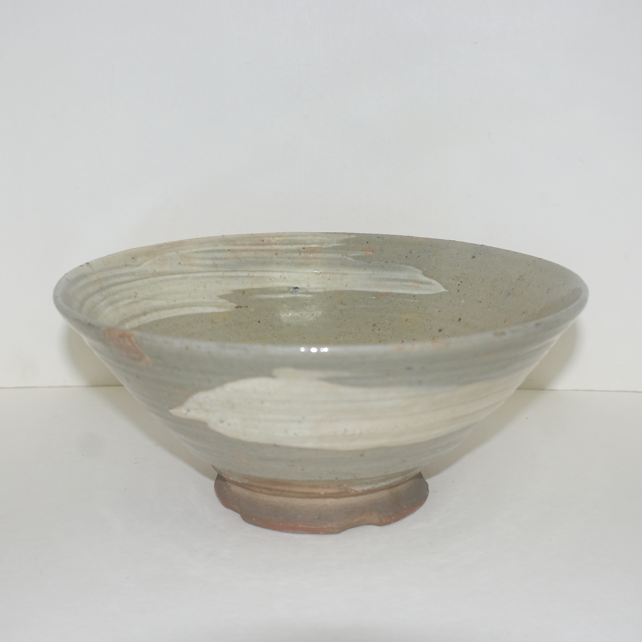 대형크기의 분청자 귀얄문 굽따인 퇴수기