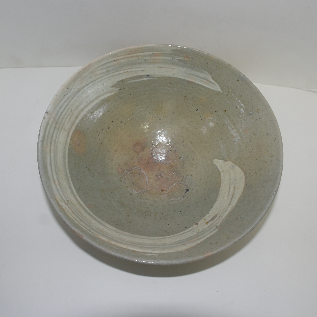 대형크기의 분청자 귀얄문 굽따인 퇴수기