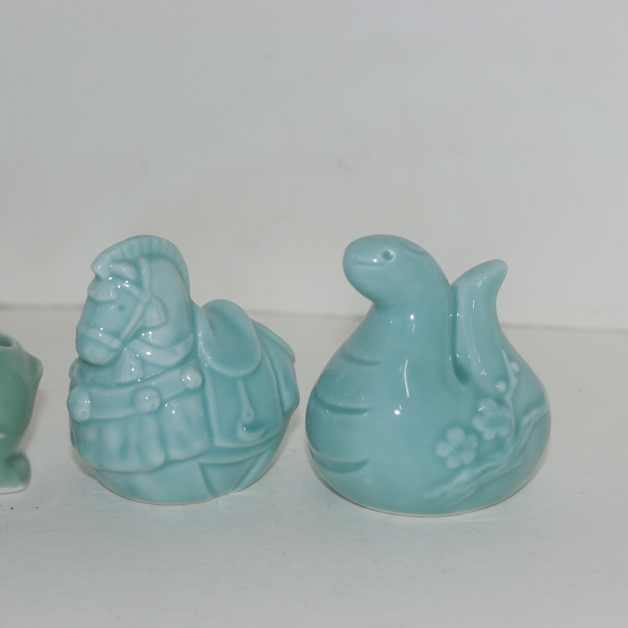 청자도자기 말,뱀,돼지 조가상