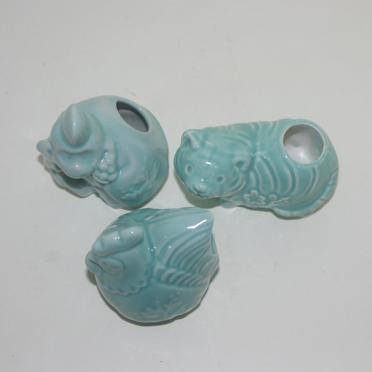 청자도자기 호랑이,닭,원숭이 조각상