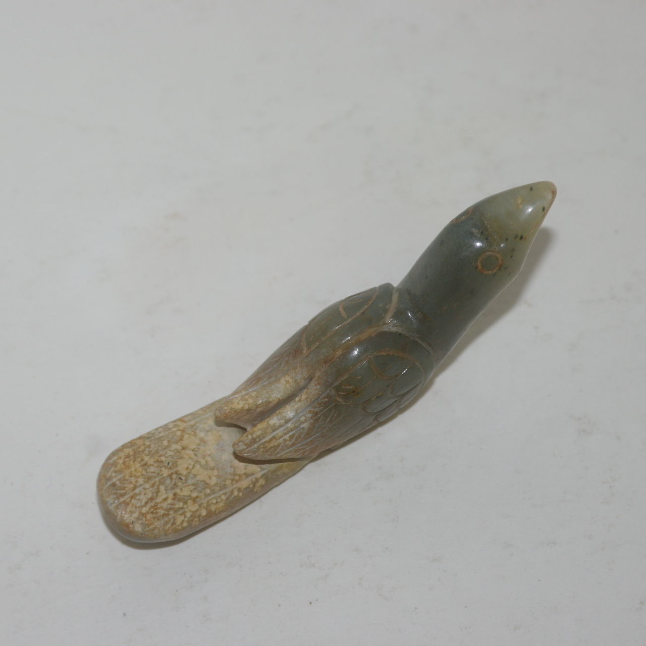 퇴화백옥돌 새조각상