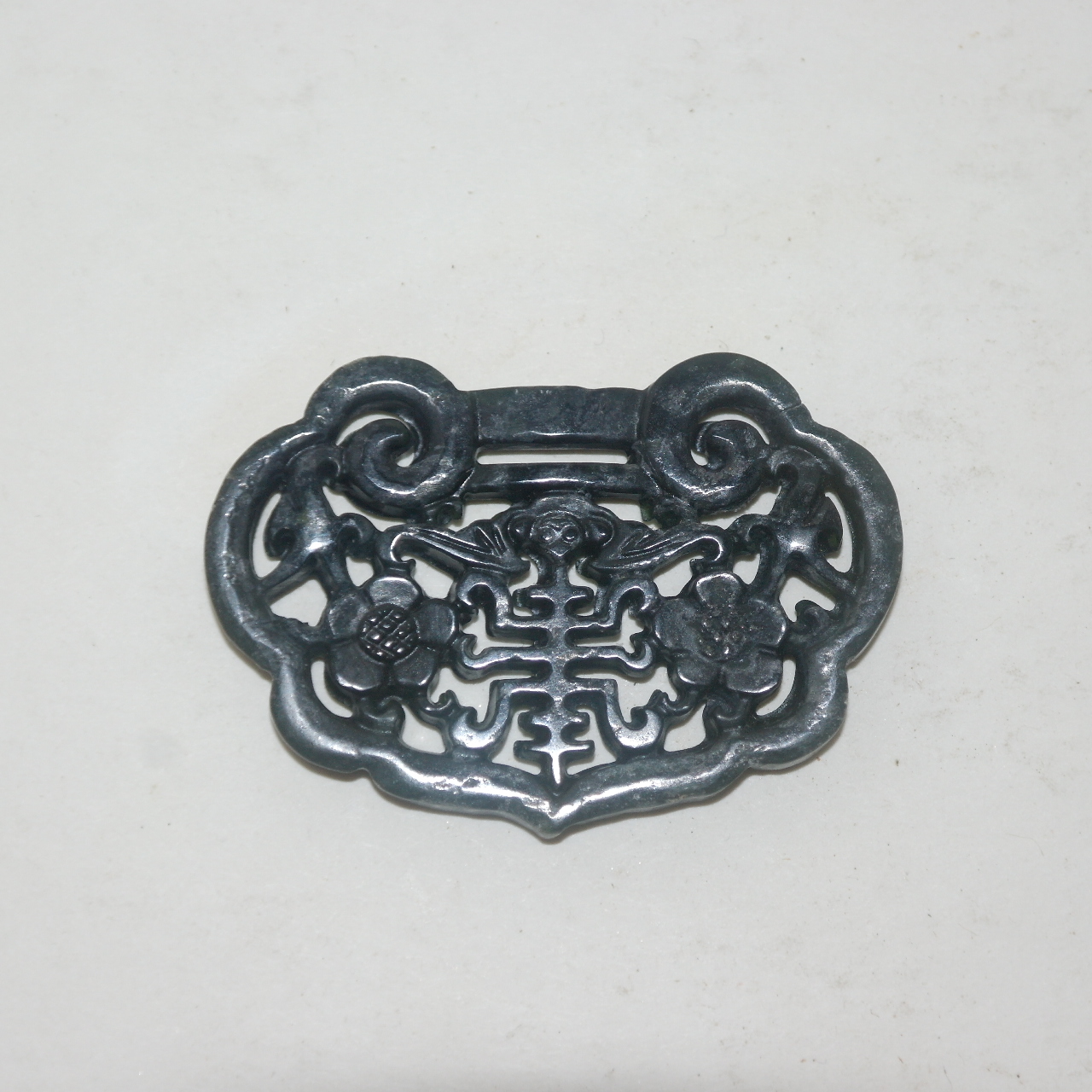 흑옥돌 투각문자화문 옥패