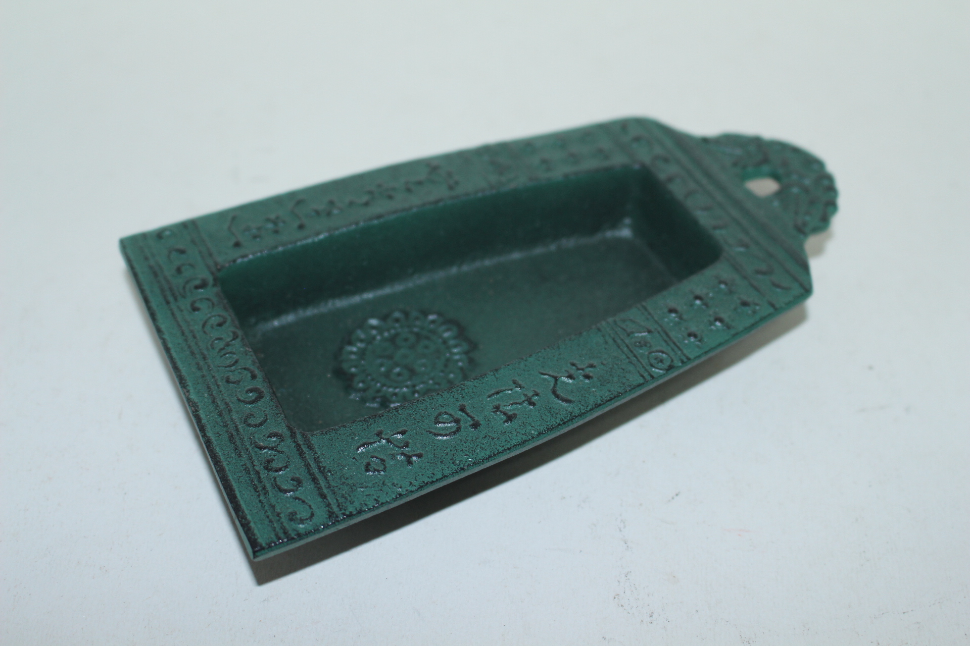 무쇠로된 종모양 재털이