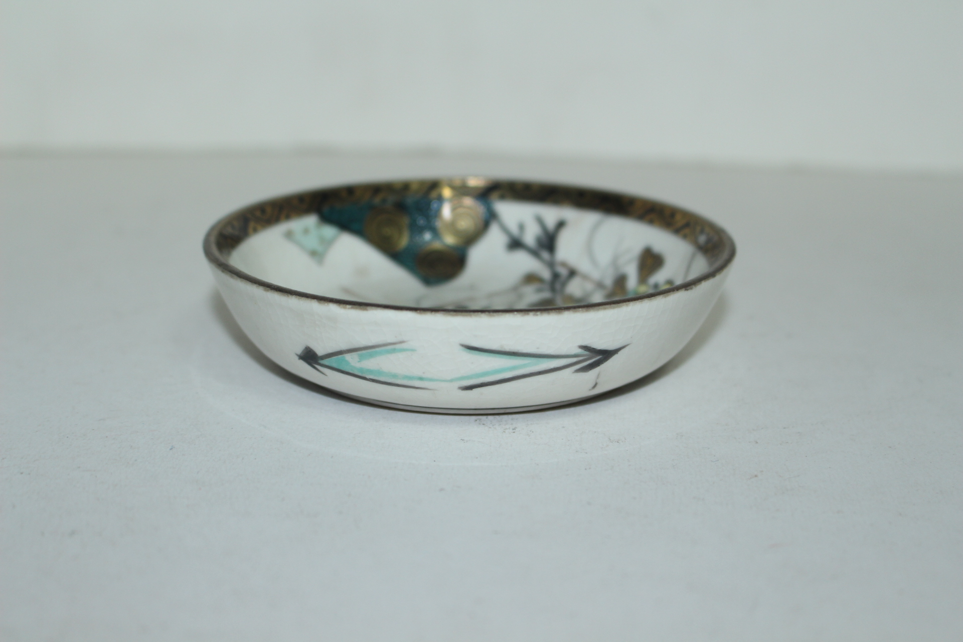 100년이상된 고구다니 분청자철화금채화문 완