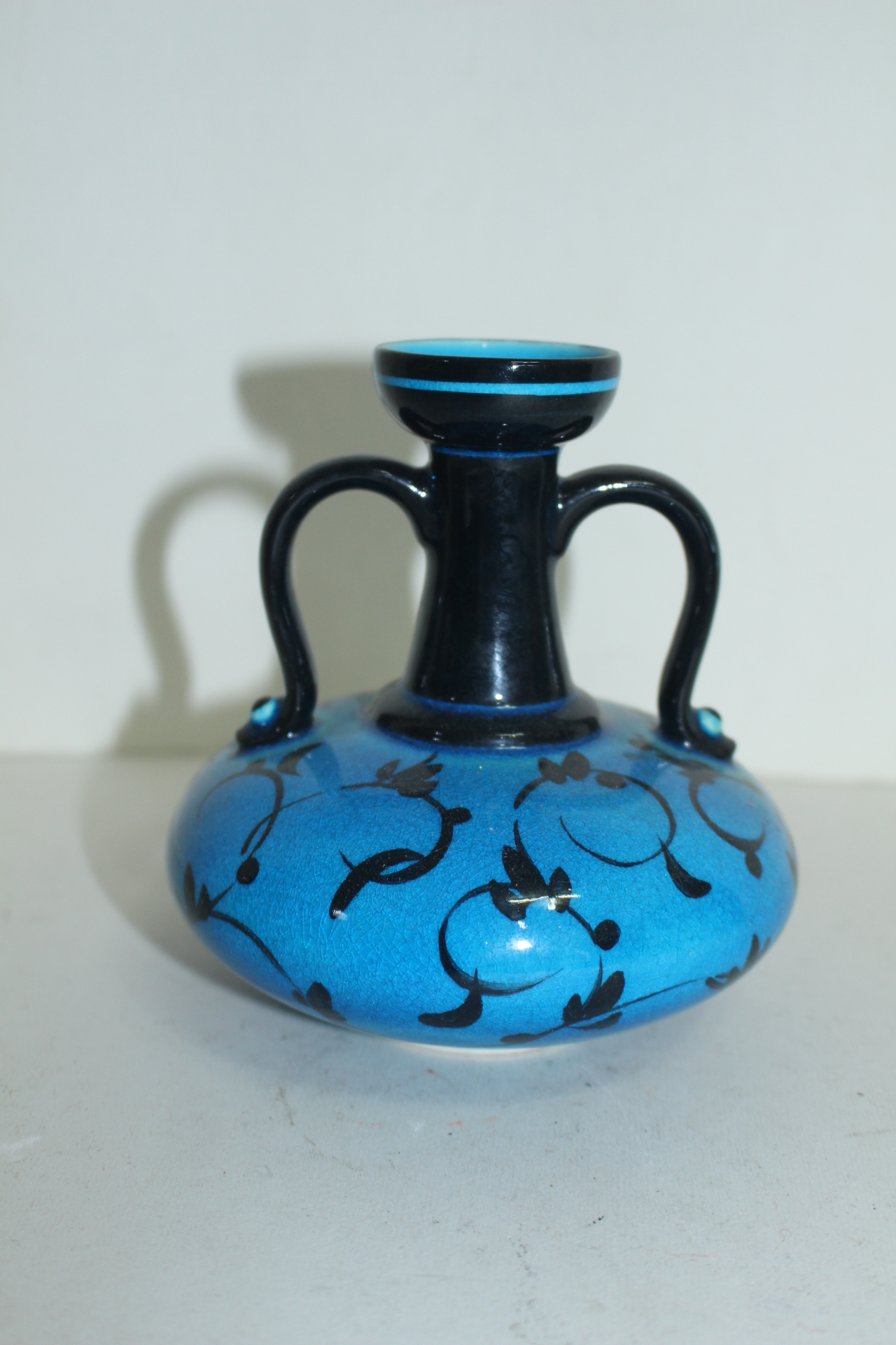 청록청자 흑채화문 이귀호